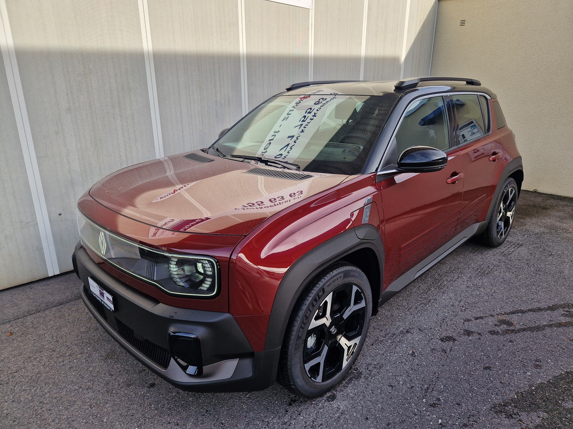 RENAULT R4 E-Tech Comfort Range 52 kWh Techno-showroom-element-1