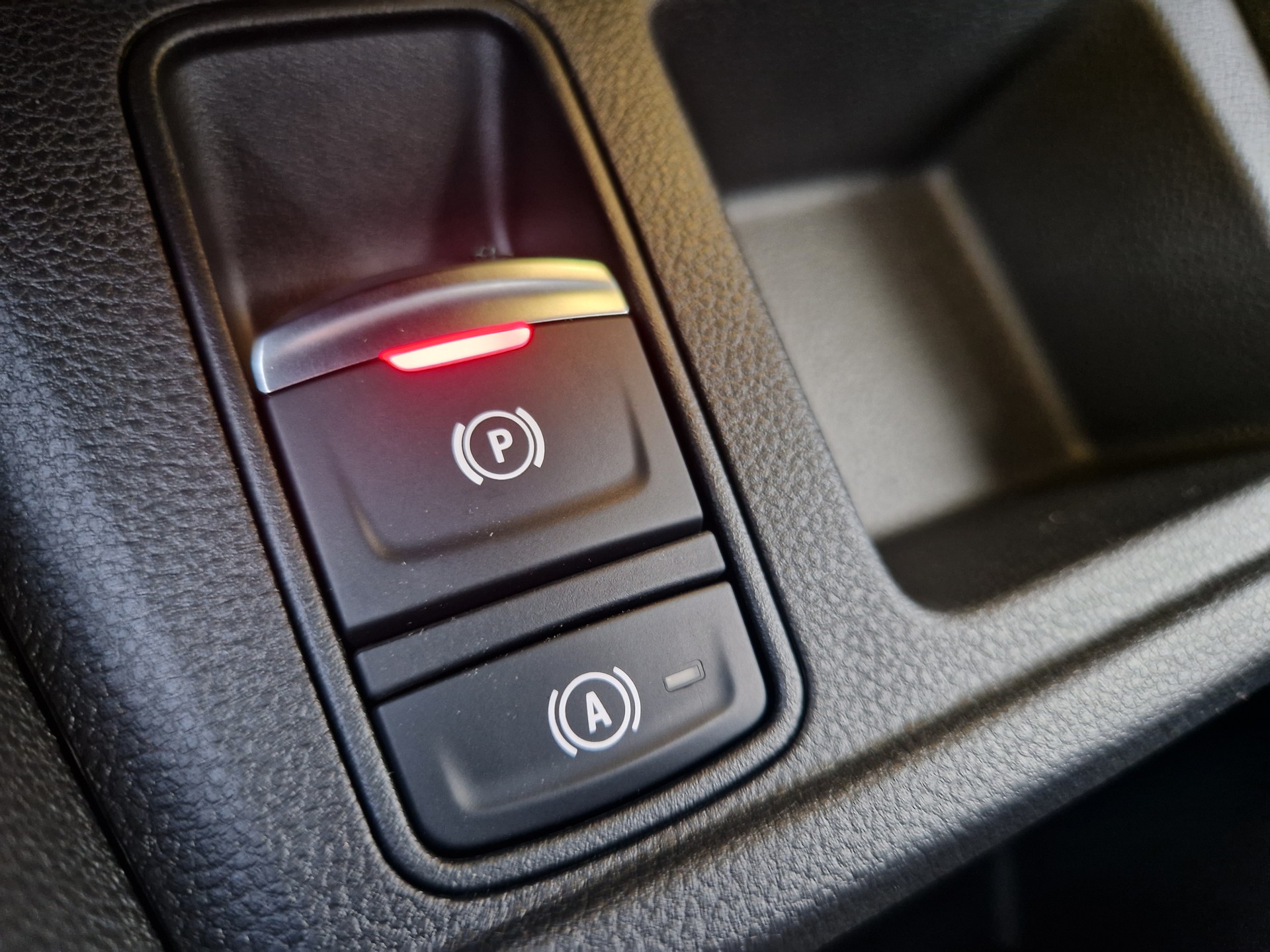 RENAULT R4 E-Tech Comfort Range 52 kWh Techno-image-9