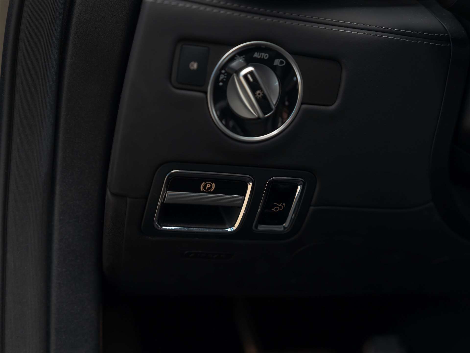 MERCEDES-BENZ AMG GT C Roadster Speedshift DCT *CH-Auto*Keramik*Burmester*Sitzlüftung*MSI+*-image-29