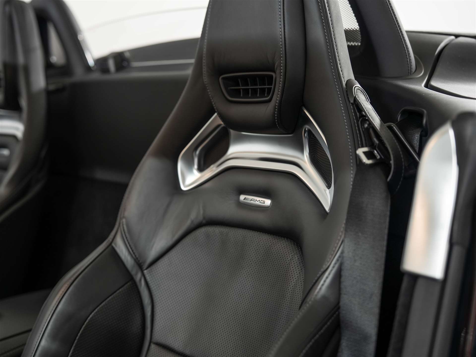 MERCEDES-BENZ AMG GT C Roadster Speedshift DCT *CH-Auto*Keramik*Burmester*Sitzlüftung*MSI+*-image-10