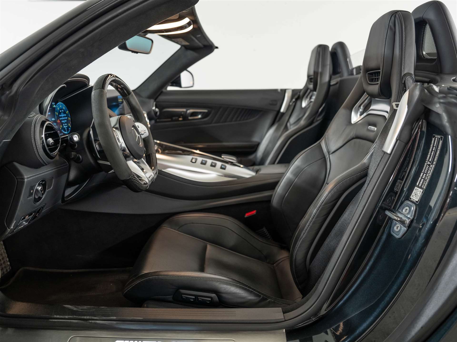 MERCEDES-BENZ AMG GT C Roadster Speedshift DCT *CH-Auto*Keramik*Burmester*Sitzlüftung*MSI+*-image-8
