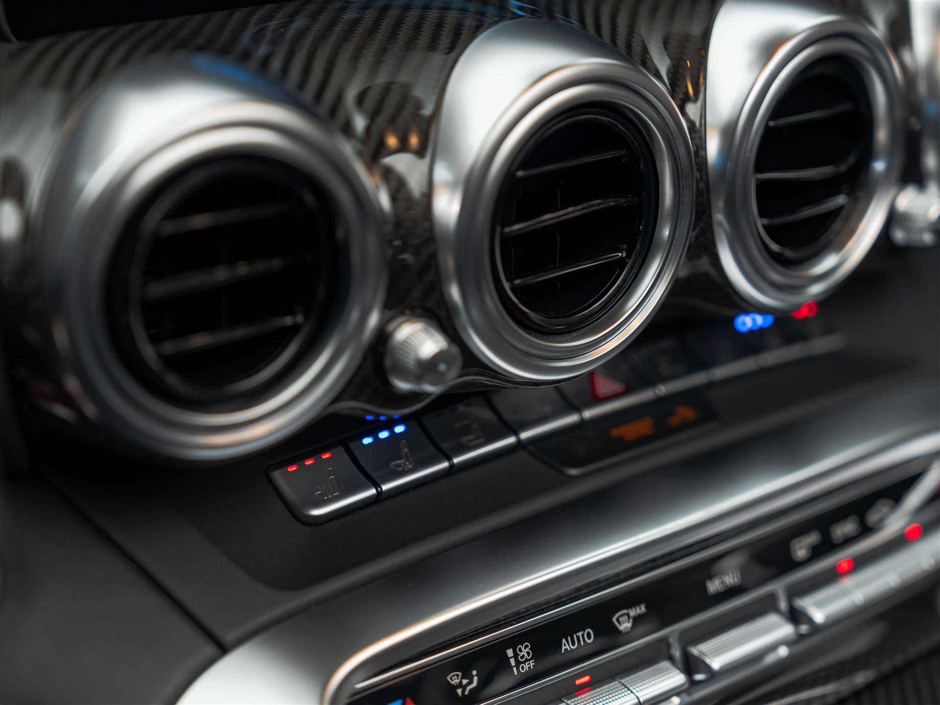 MERCEDES-BENZ AMG GT C Roadster Speedshift DCT *CH-Auto*Keramik*Burmester*Sitzlüftung*MSI+*-image-25