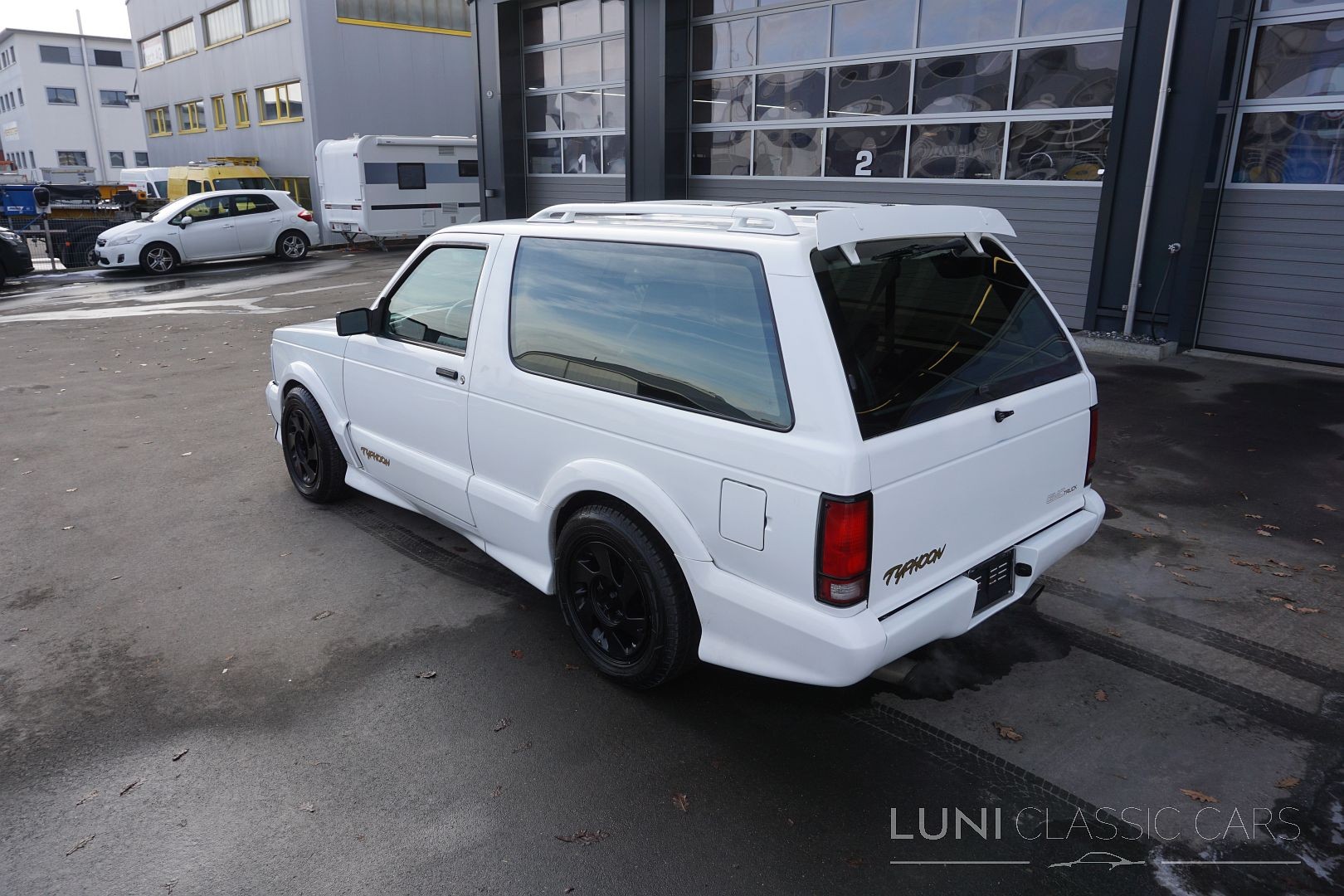 GMC Typhoon-image-2
