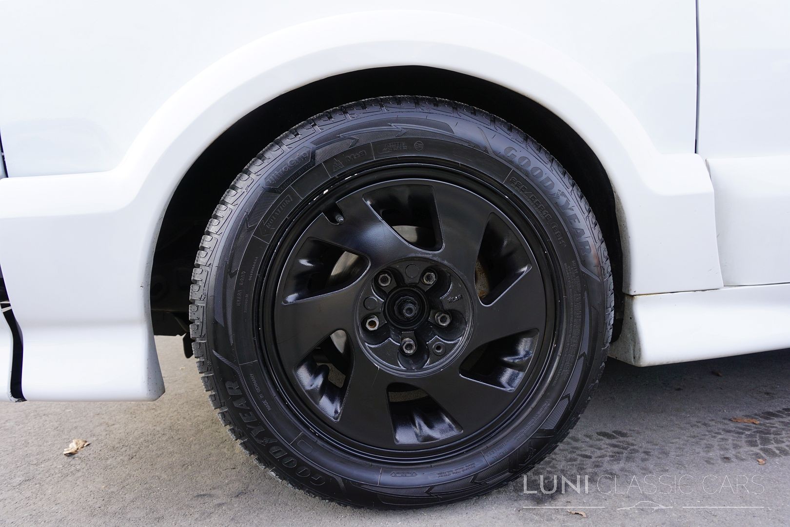 GMC Typhoon-image-5