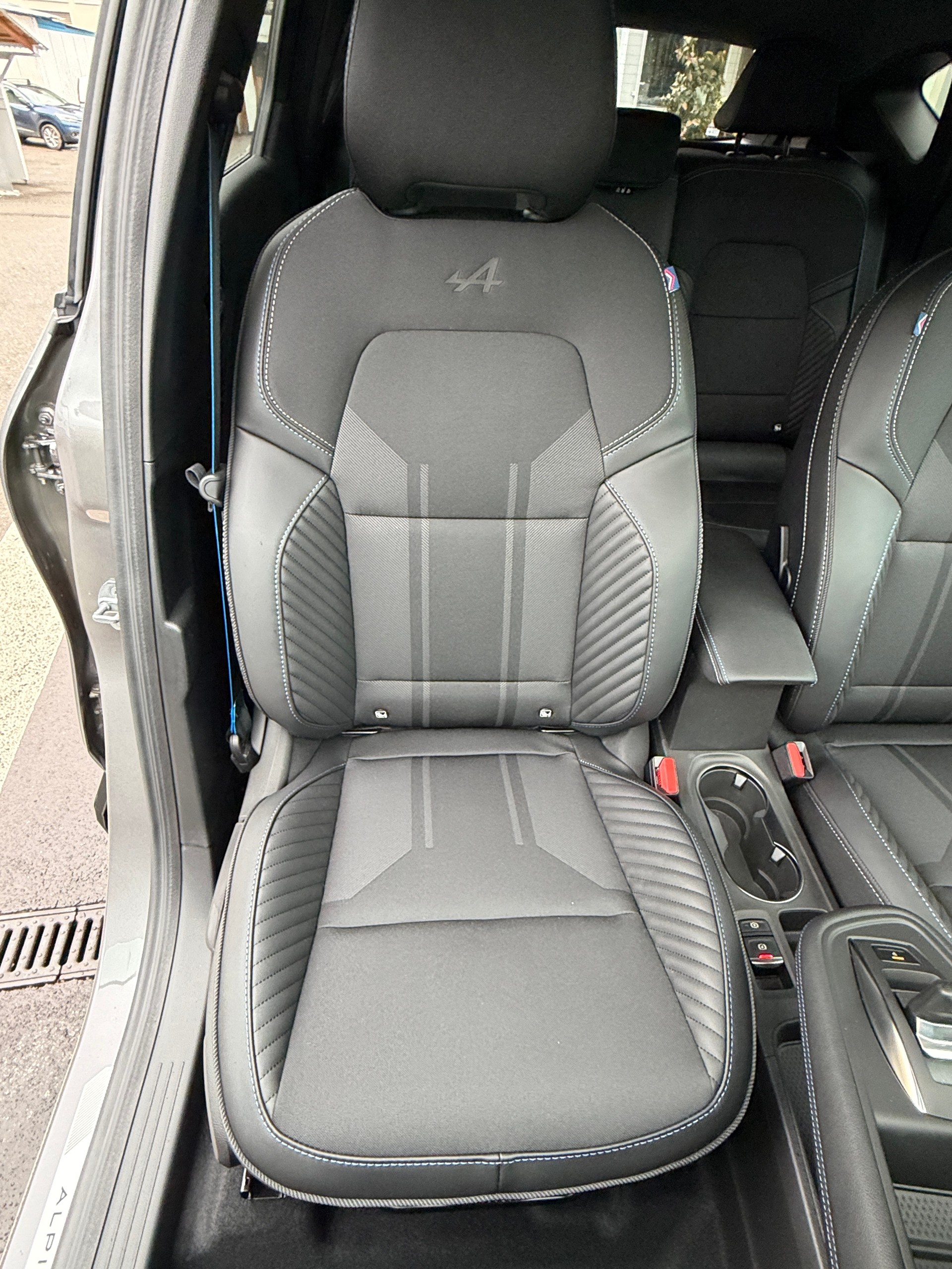 RENAULT Captur 1.8 E-Tech 160 Esprit Alpine DHT-image-12