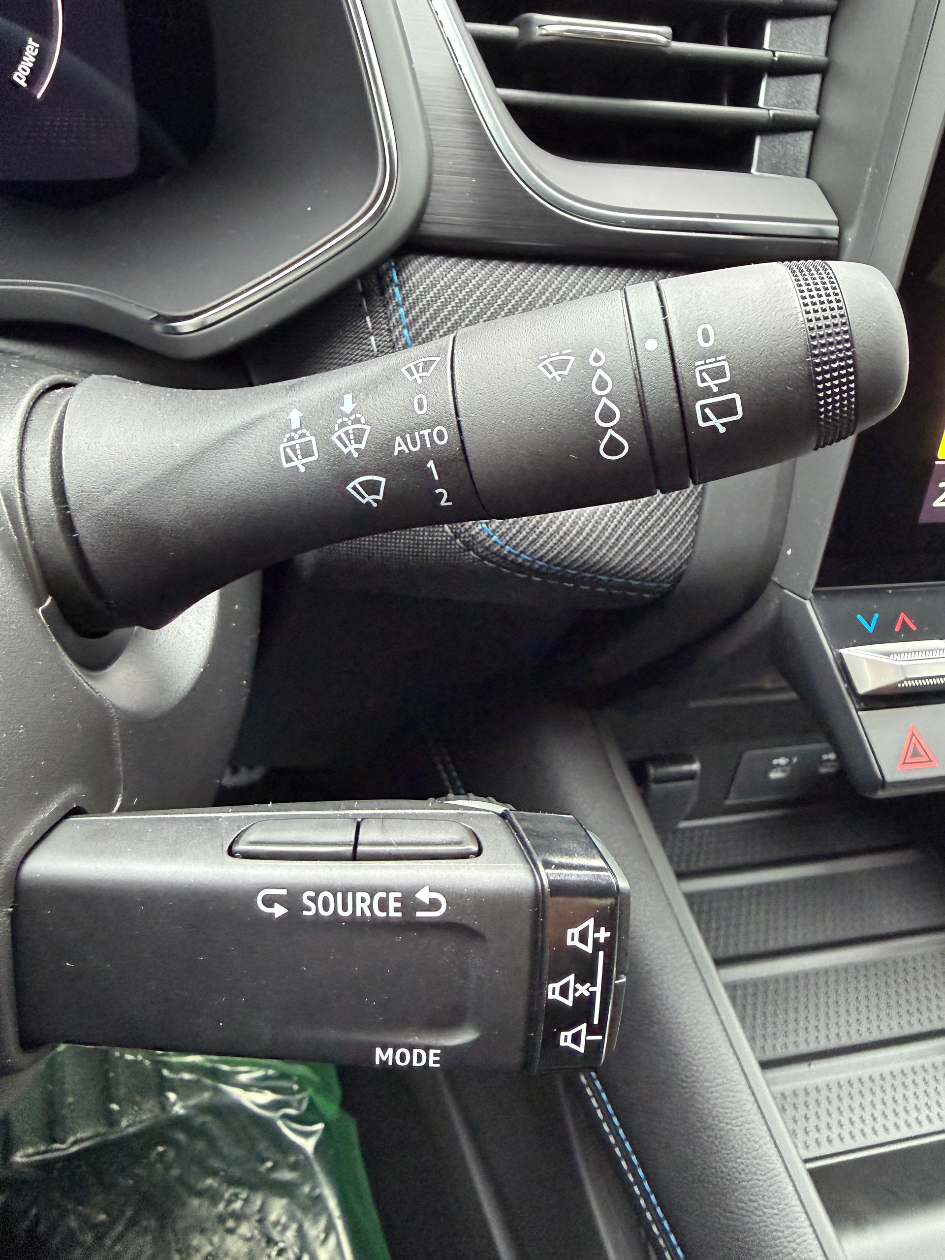 RENAULT Captur 1.8 E-Tech 160 Esprit Alpine DHT-image-19