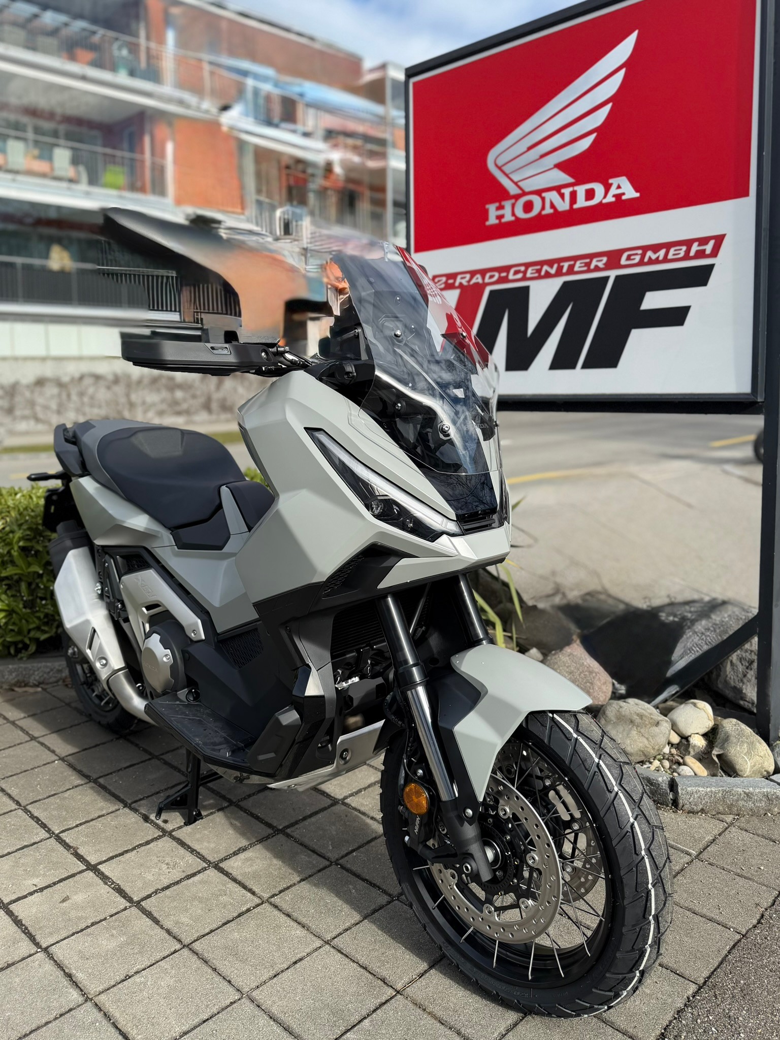 HONDA X-ADV 750-image-2