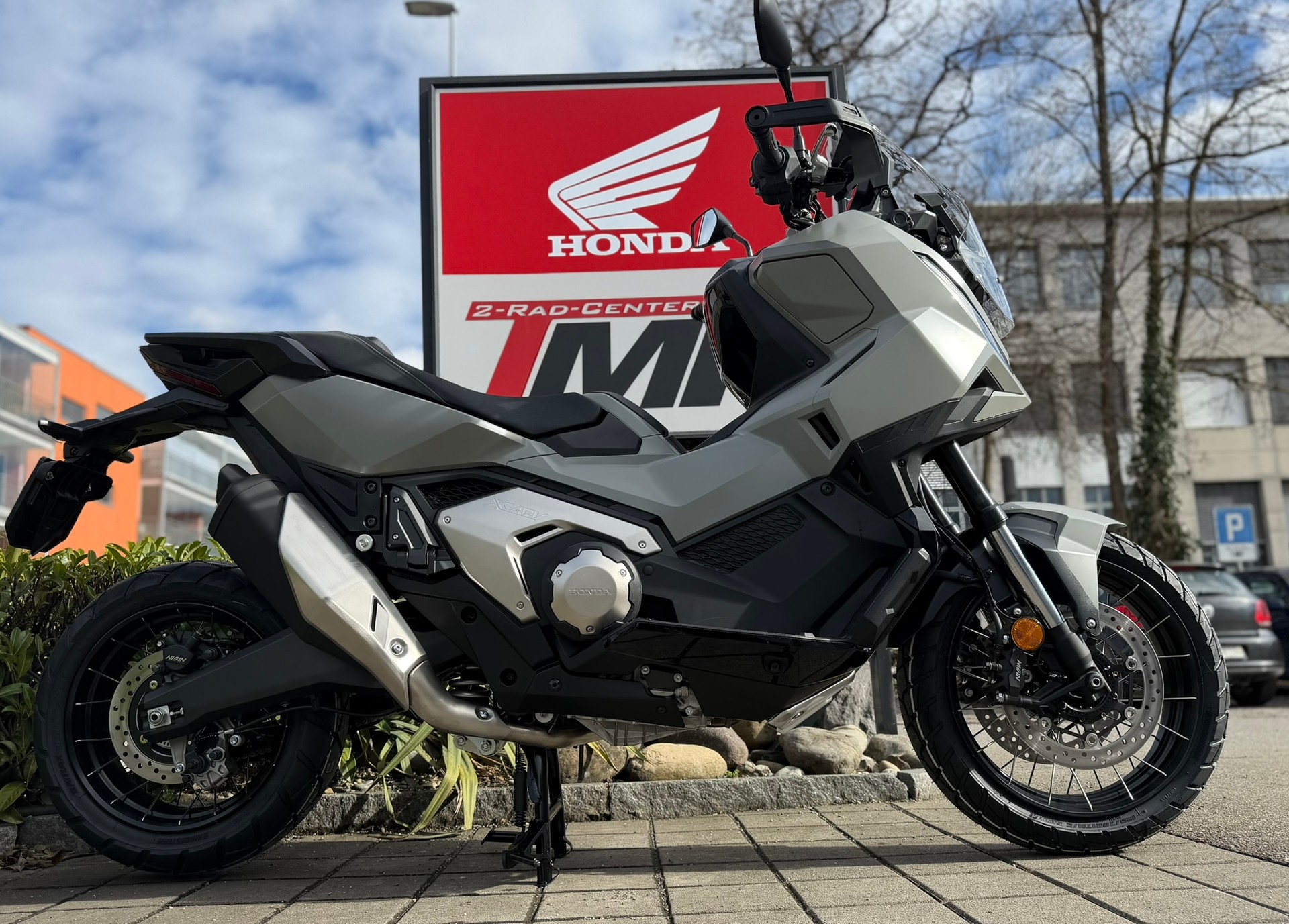 HONDA X-ADV 750-image-8