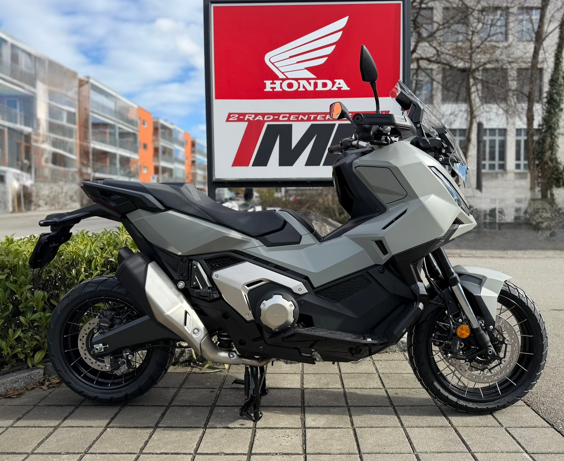 HONDA X-ADV 750-image-0
