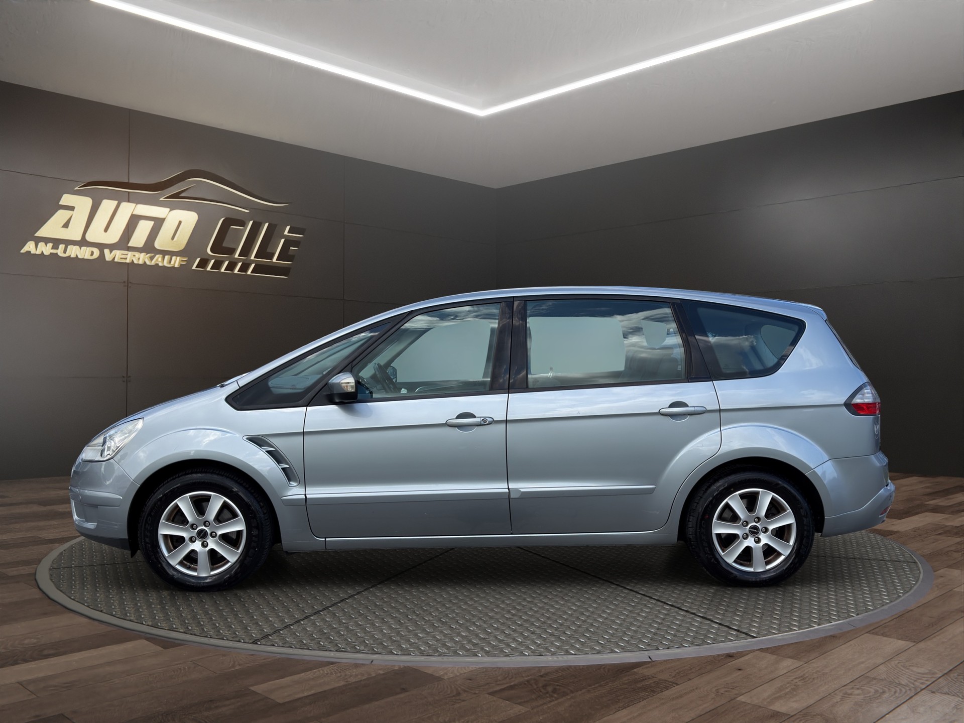FORD S-Max 2.0 TDCi Titanium Automatic-image-3