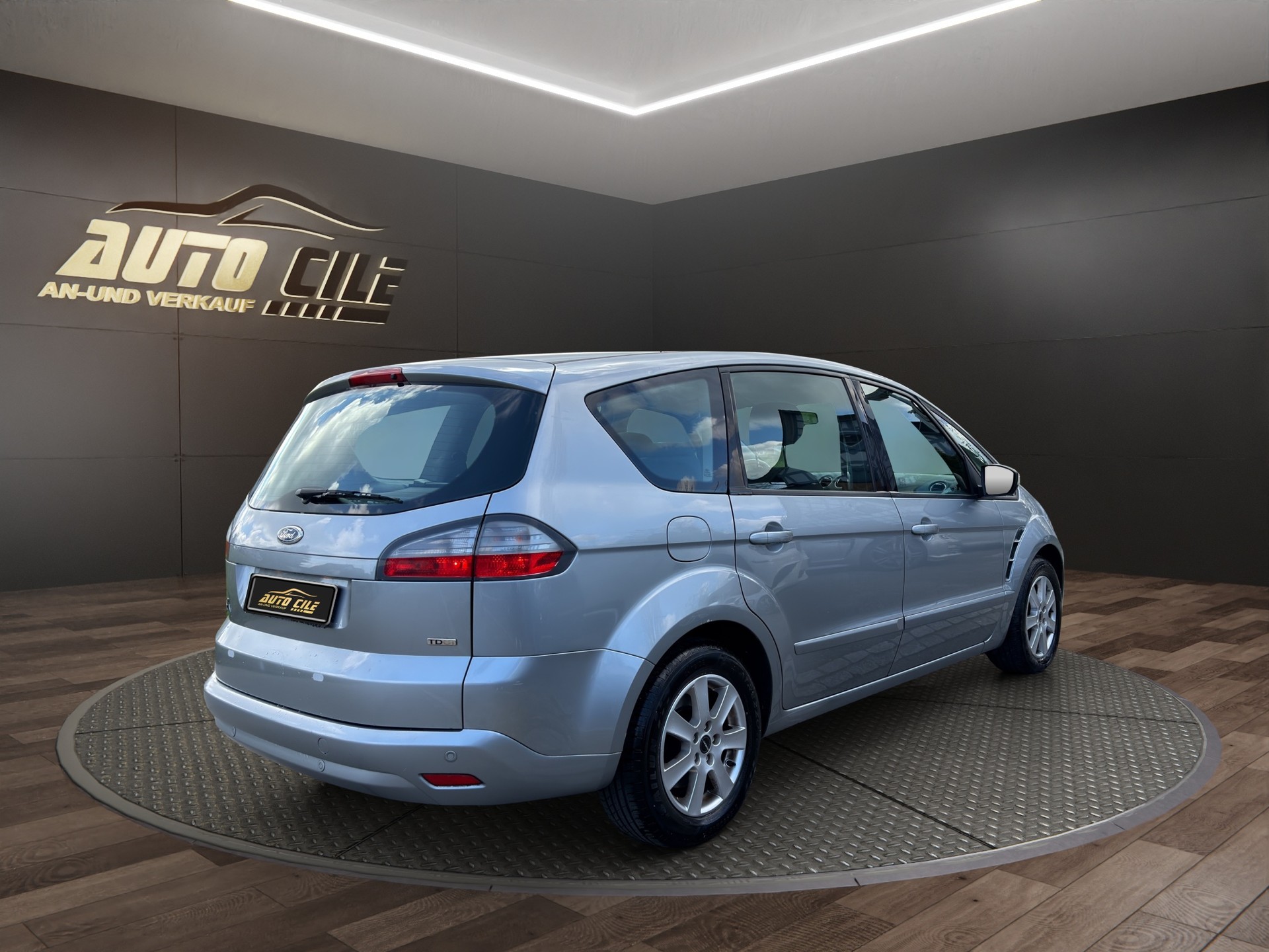 FORD S-Max 2.0 TDCi Titanium Automatic-image-6