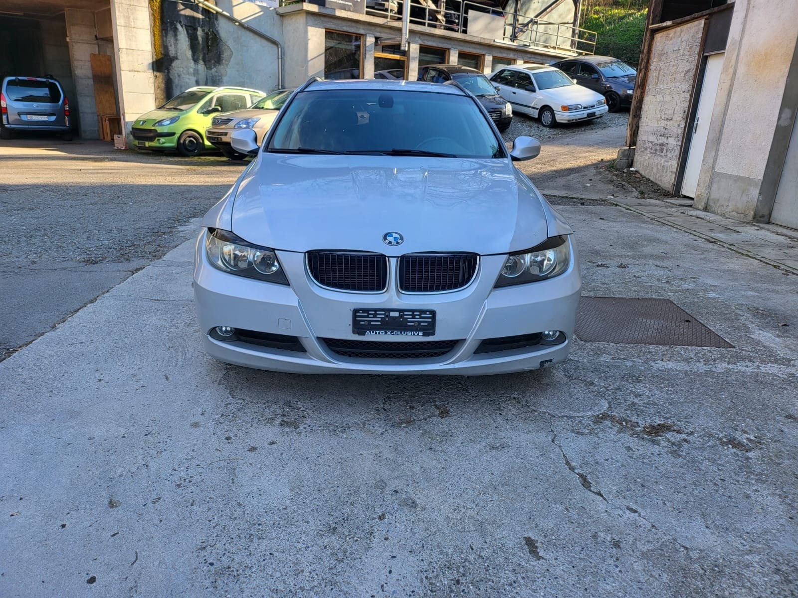 BMW 320i Touring Steptronic-image-2