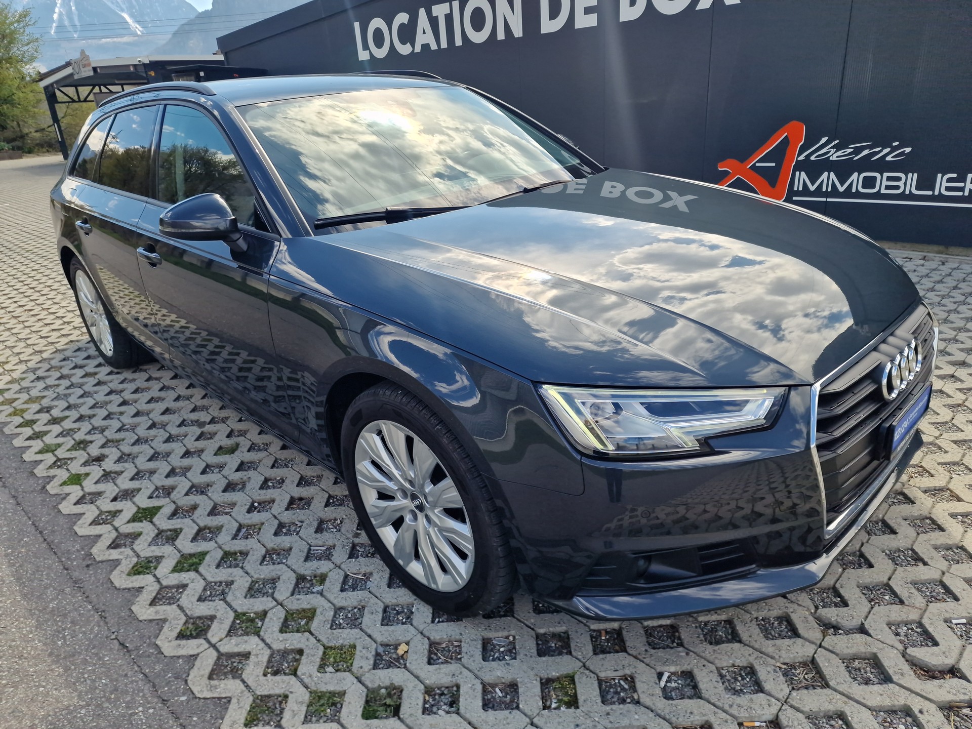 AUDI A4 Avant 2.0 TDI Design S-tronic-image-1