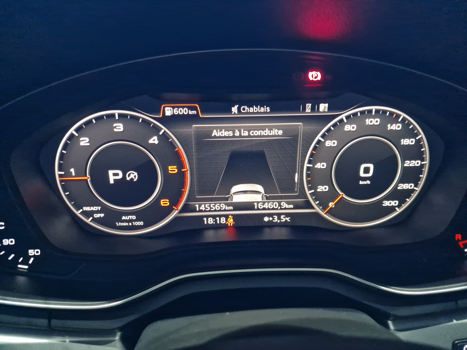 AUDI A4 Avant 2.0 TDI Design S-tronic-image-12