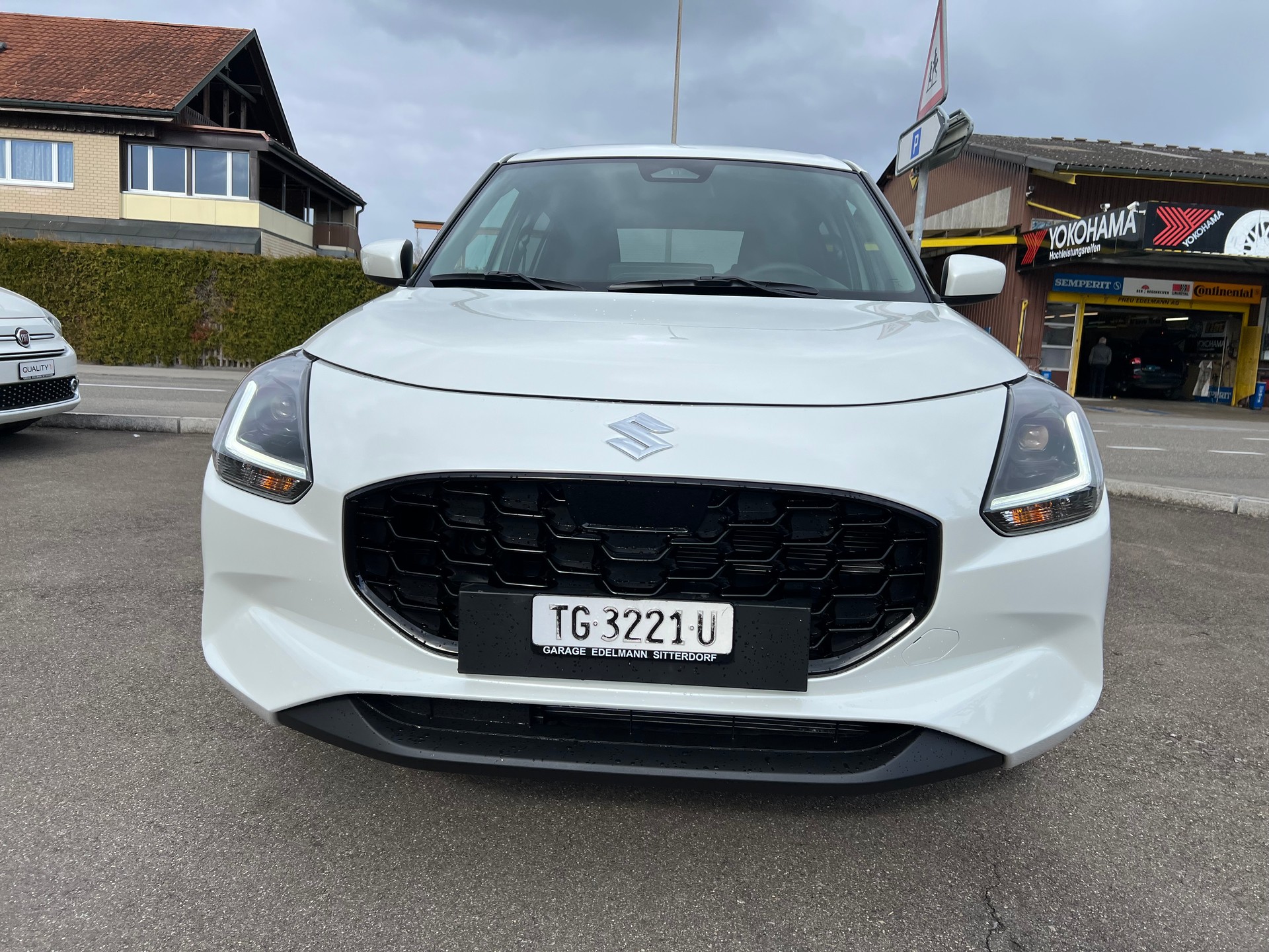 SUZUKI Swift 1.2 Compact+ Hybrid 4x4-showroom-element-1