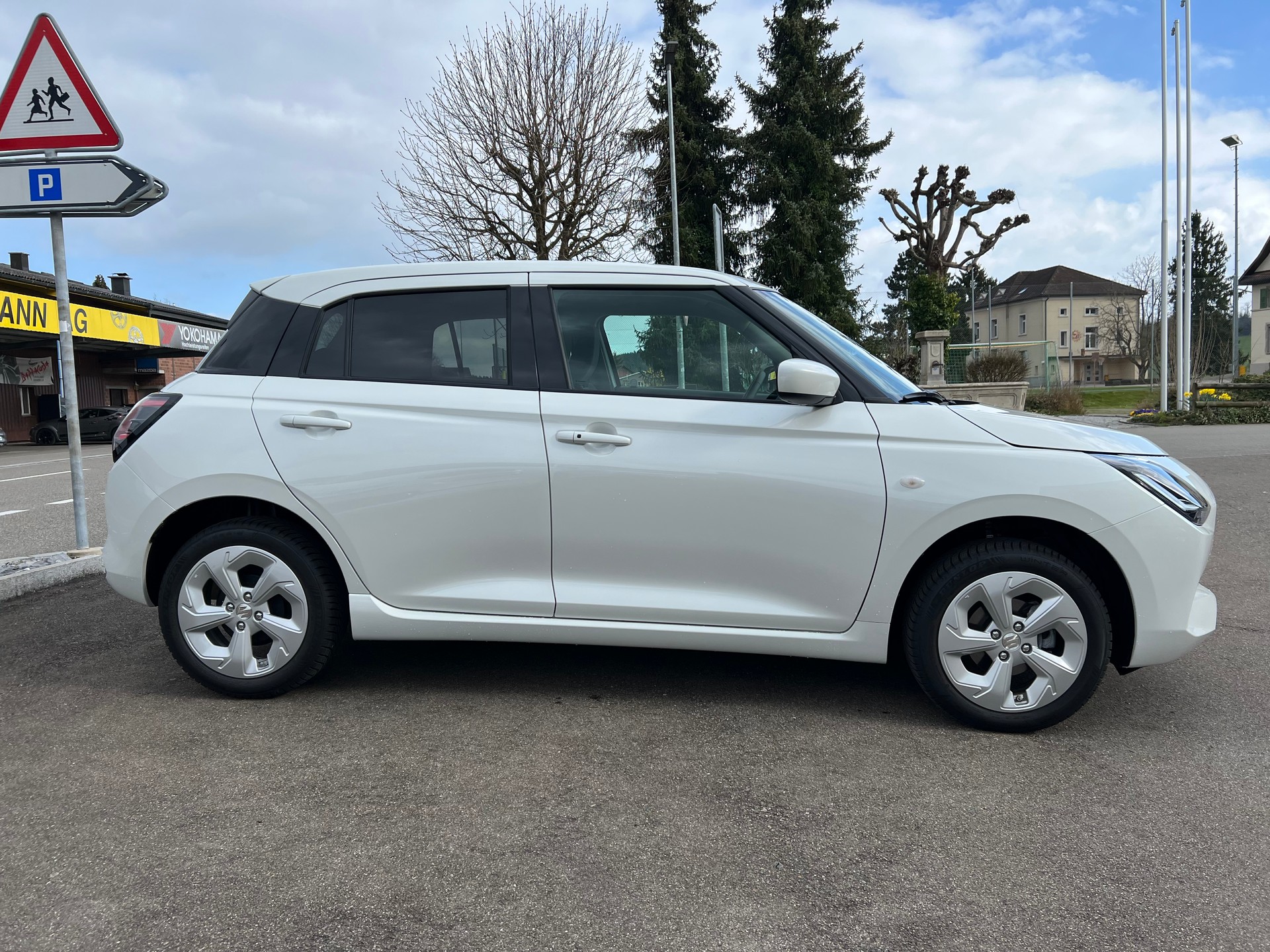 SUZUKI Swift 1.2 Compact+ Hybrid 4x4-showroom-element-3