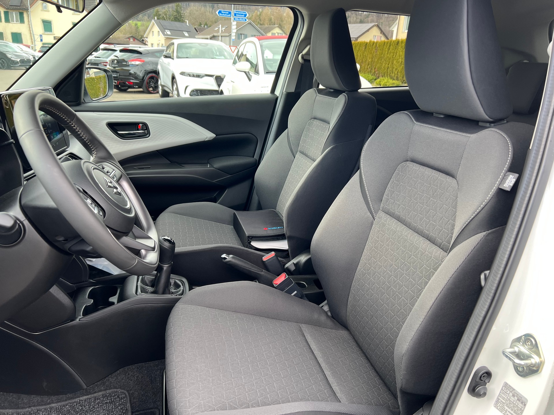 SUZUKI Swift 1.2 Compact+ Hybrid 4x4-image-12