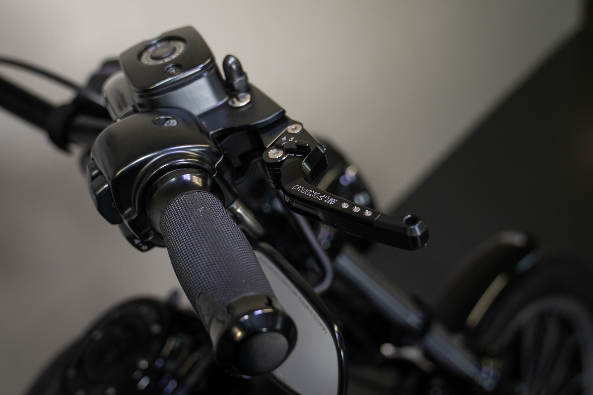 HARLEY-DAVIDSON FXDCI Dyna Super Glide Custom-image-9