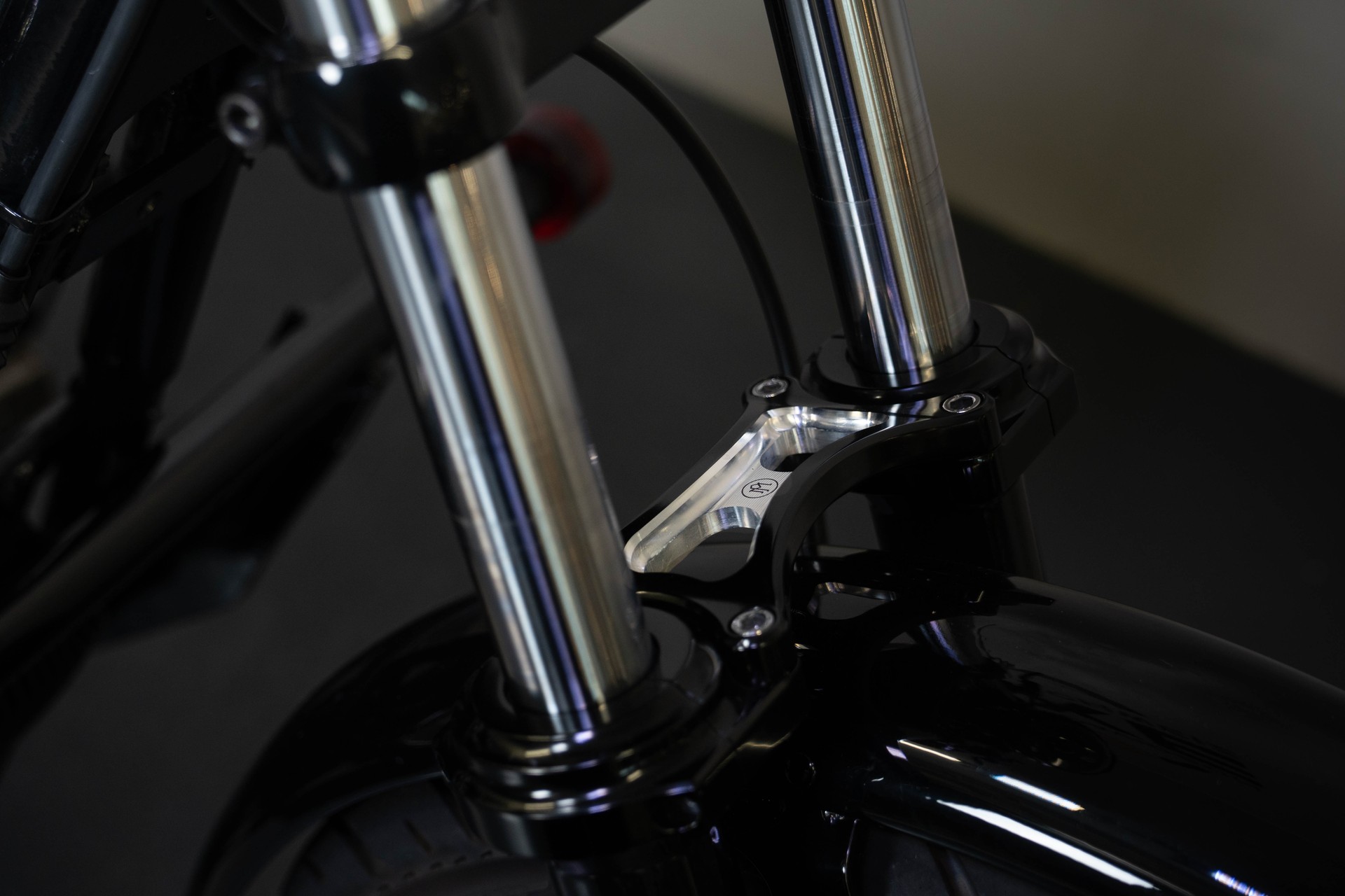 HARLEY-DAVIDSON FXDCI Dyna Super Glide Custom-image-8