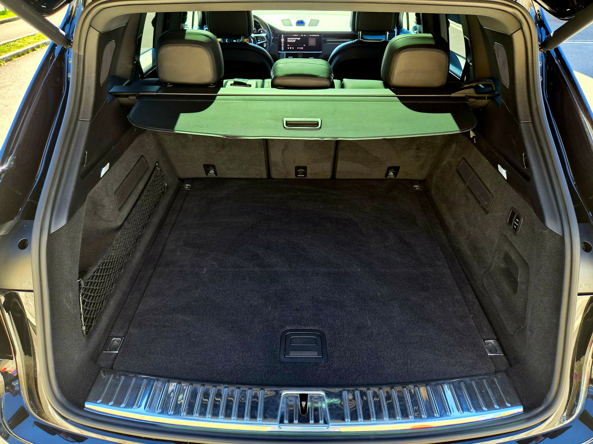 PORSCHE Cayenne E-Hybrid-image-7