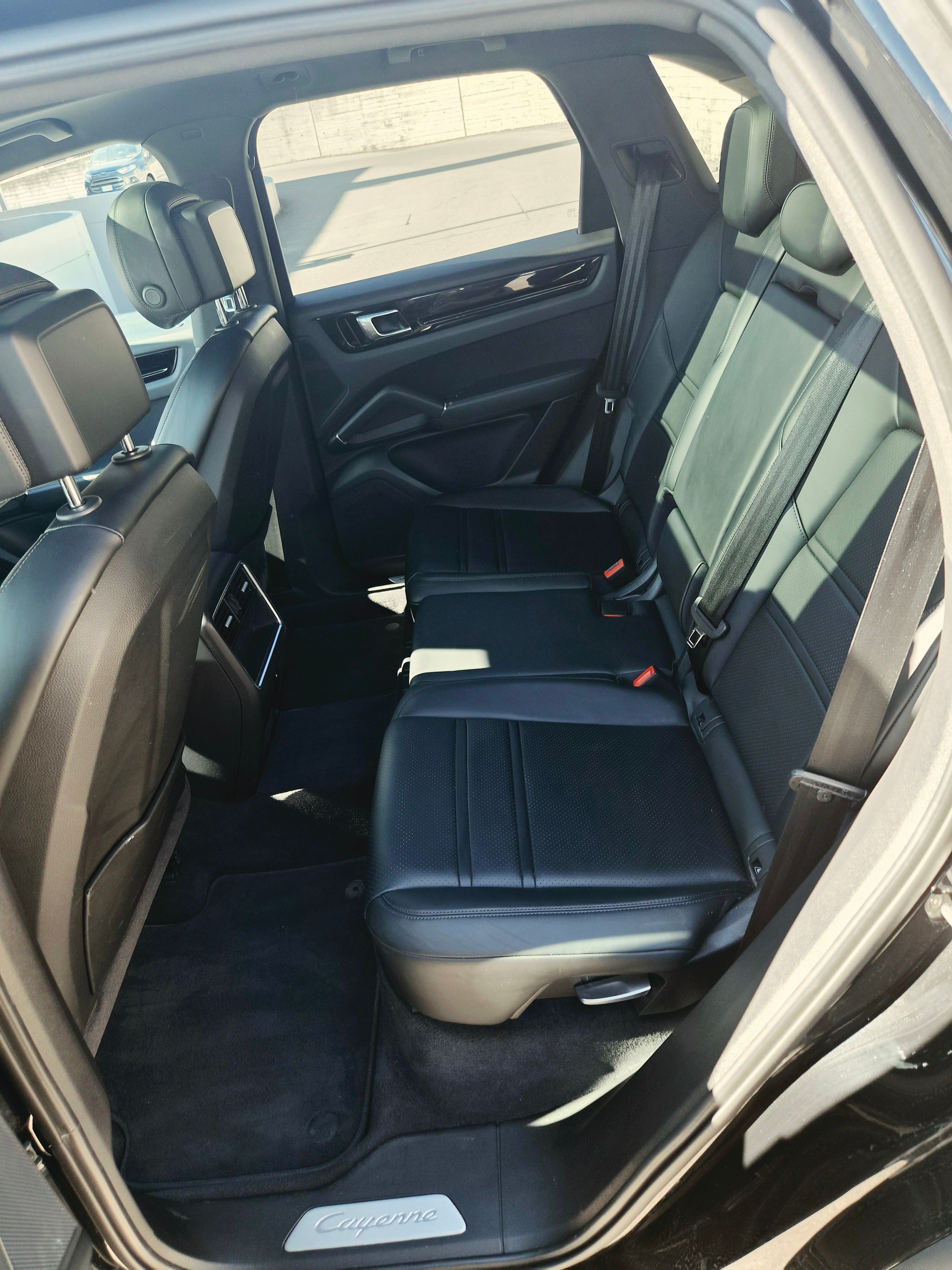 PORSCHE Cayenne E-Hybrid-image-8