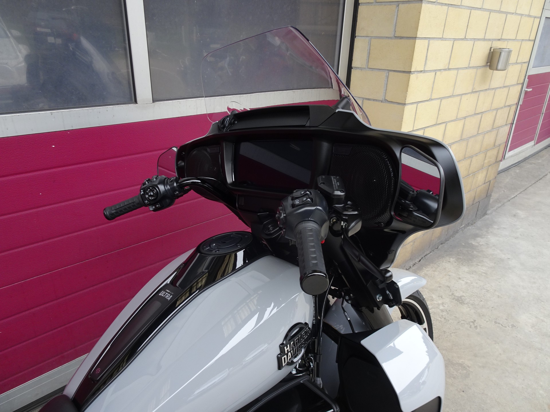 HARLEY-DAVIDSON FLHXU Street Glide Ultra 117-image-4