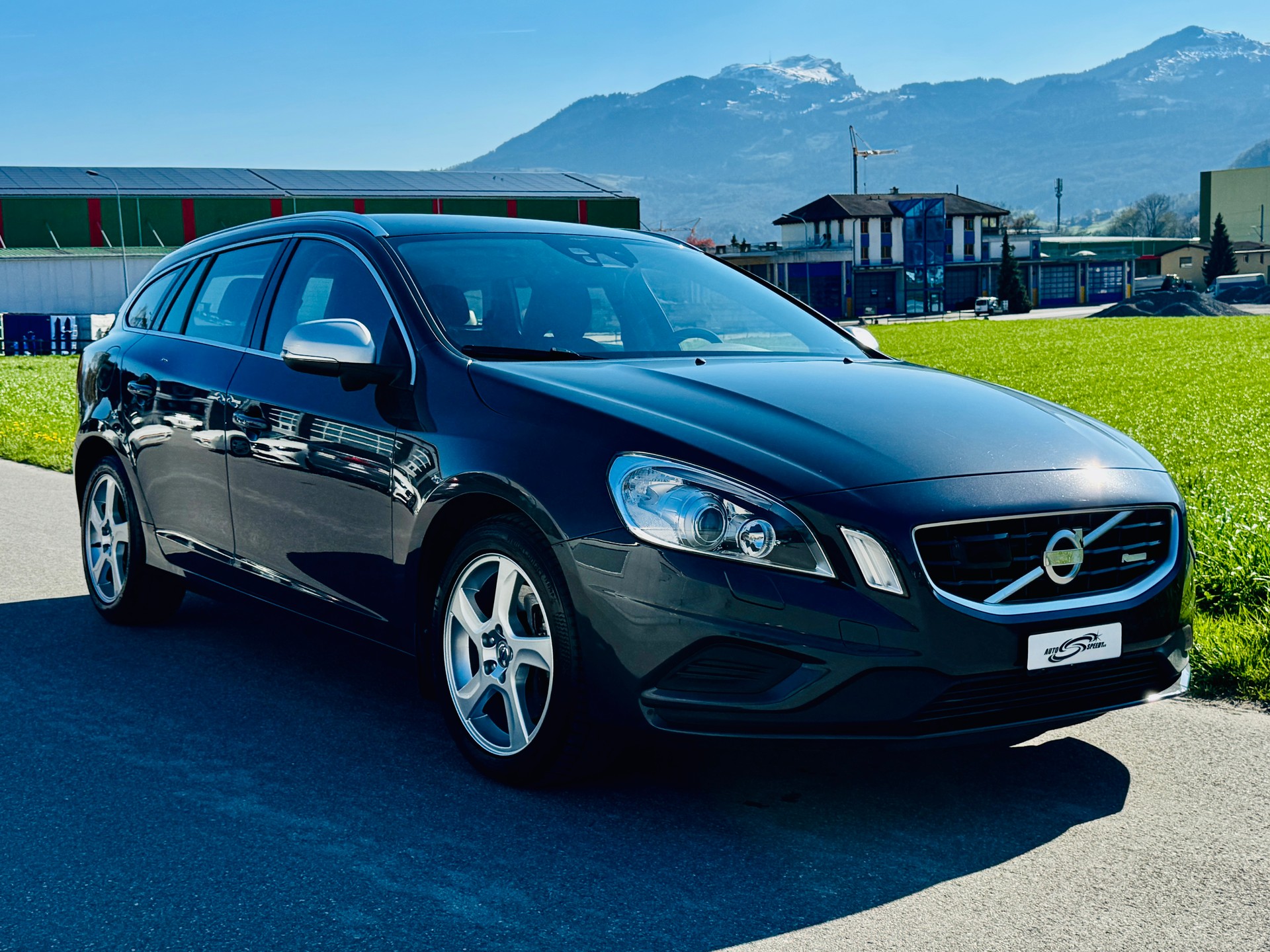 VOLVO V60 T5 R-Design Powershift-image-4
