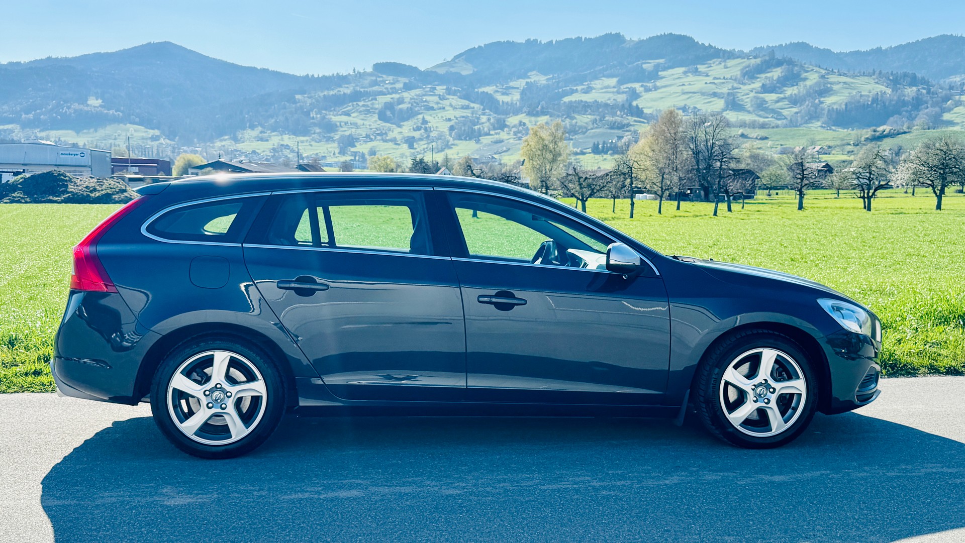 VOLVO V60 T5 R-Design Powershift-image-5