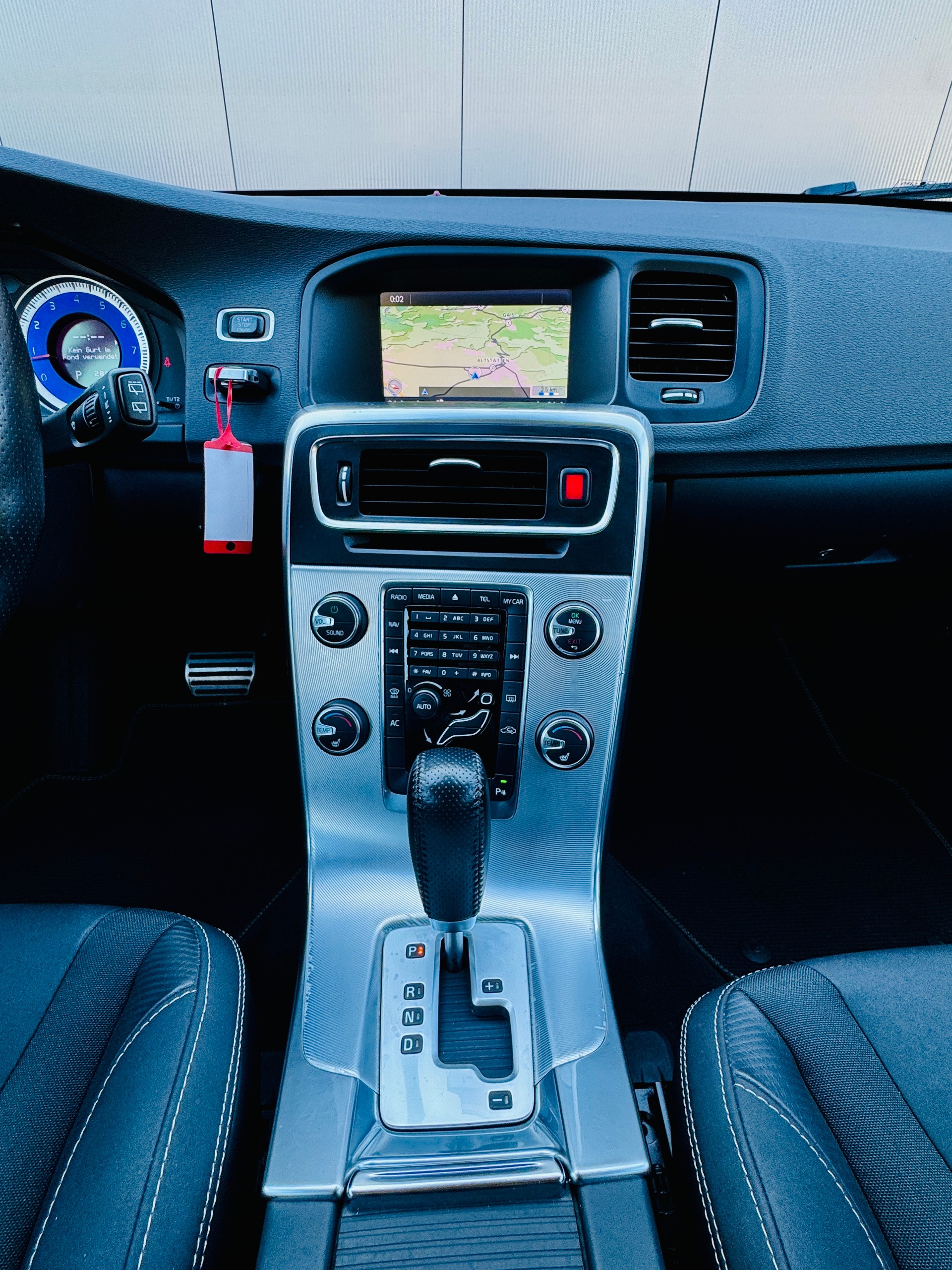 VOLVO V60 T5 R-Design Powershift-image-12
