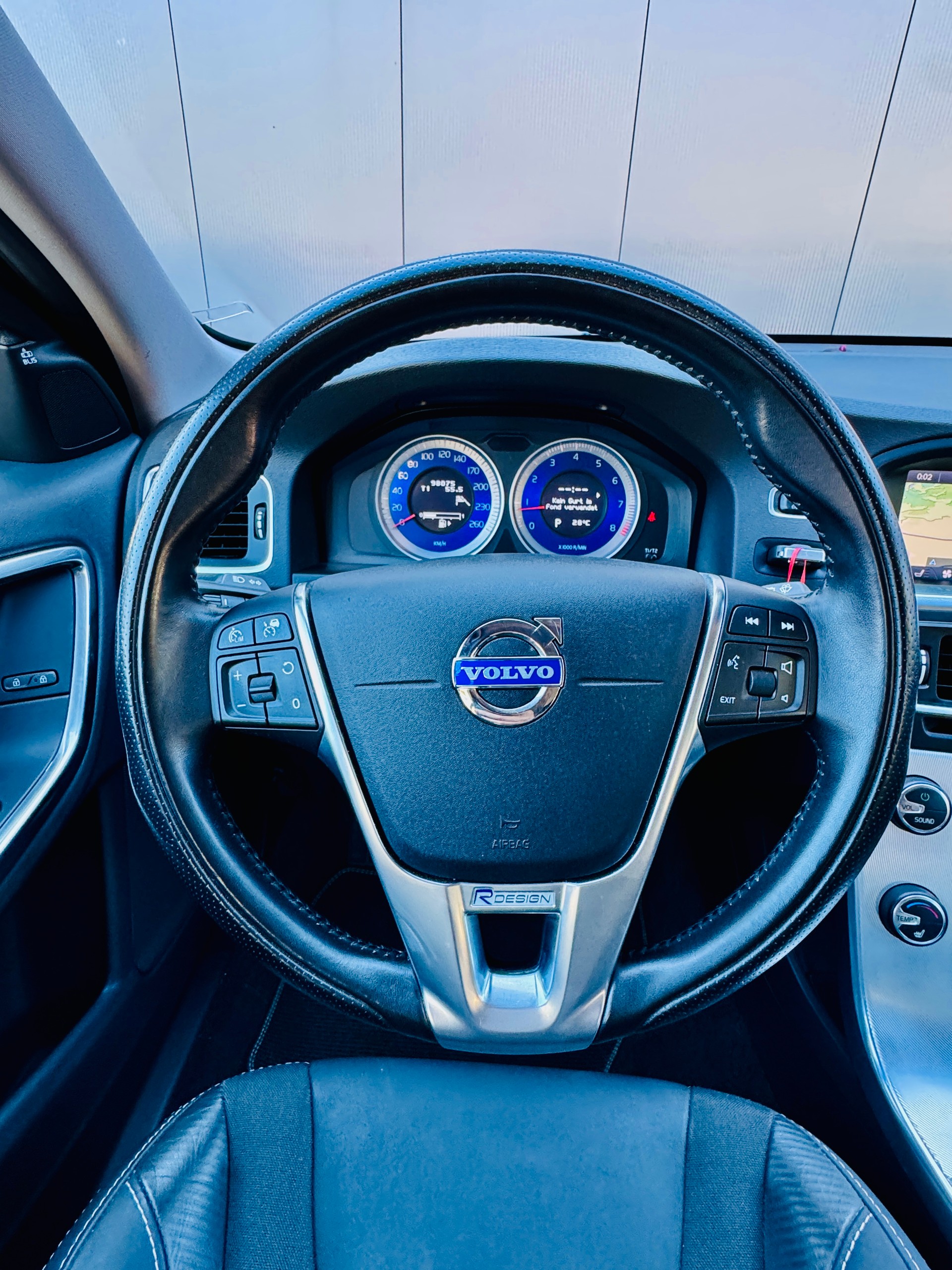 VOLVO V60 T5 R-Design Powershift-image-13