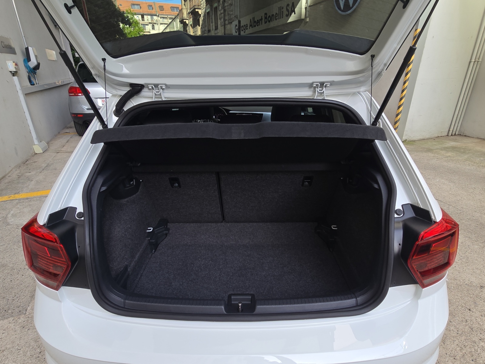 VW Polo 2.0 TSI GTI DSG-image-8