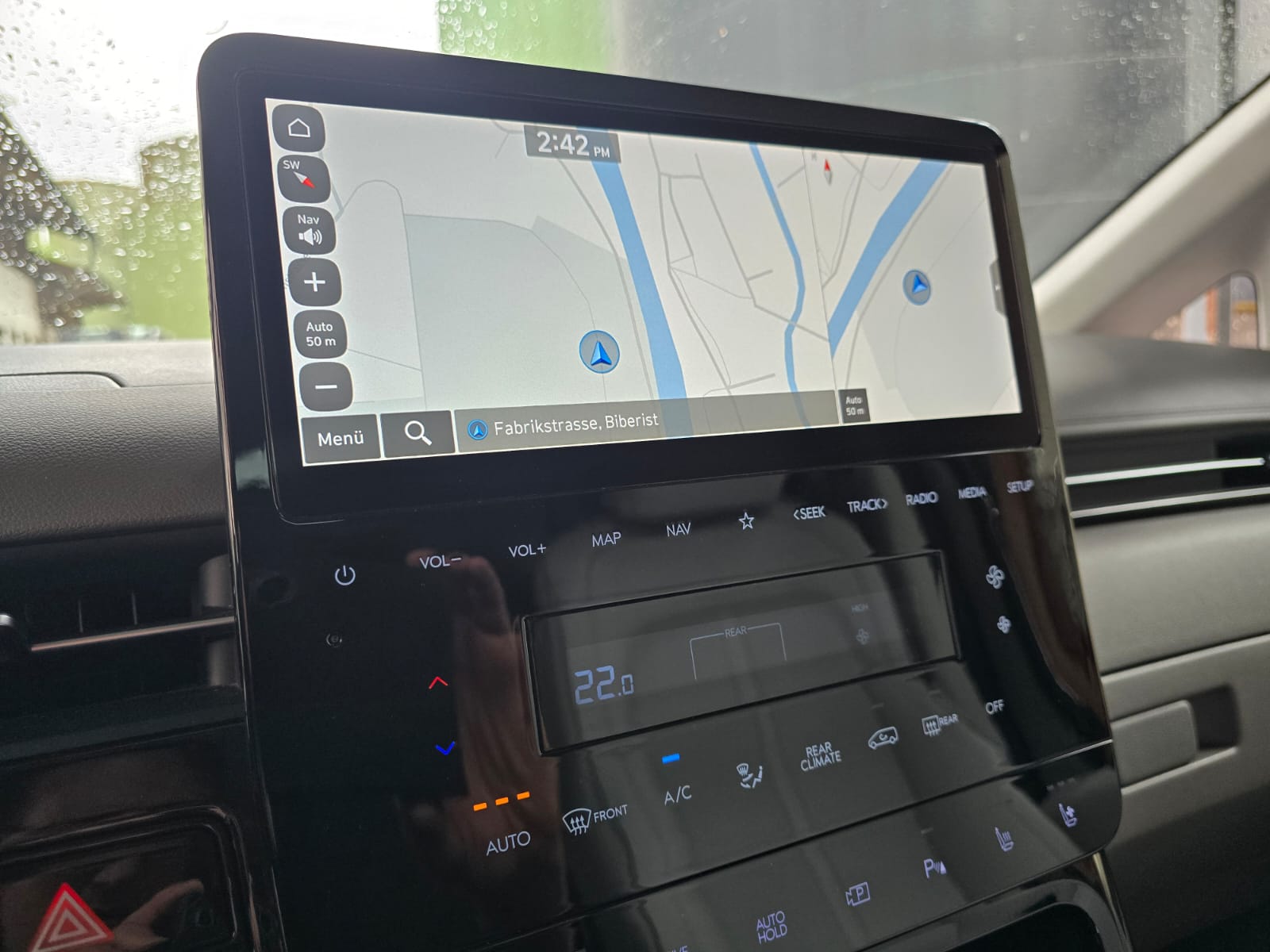 HYUNDAI Staria Premium 2.2 CRDI HEV SIGNATURE A-image-19