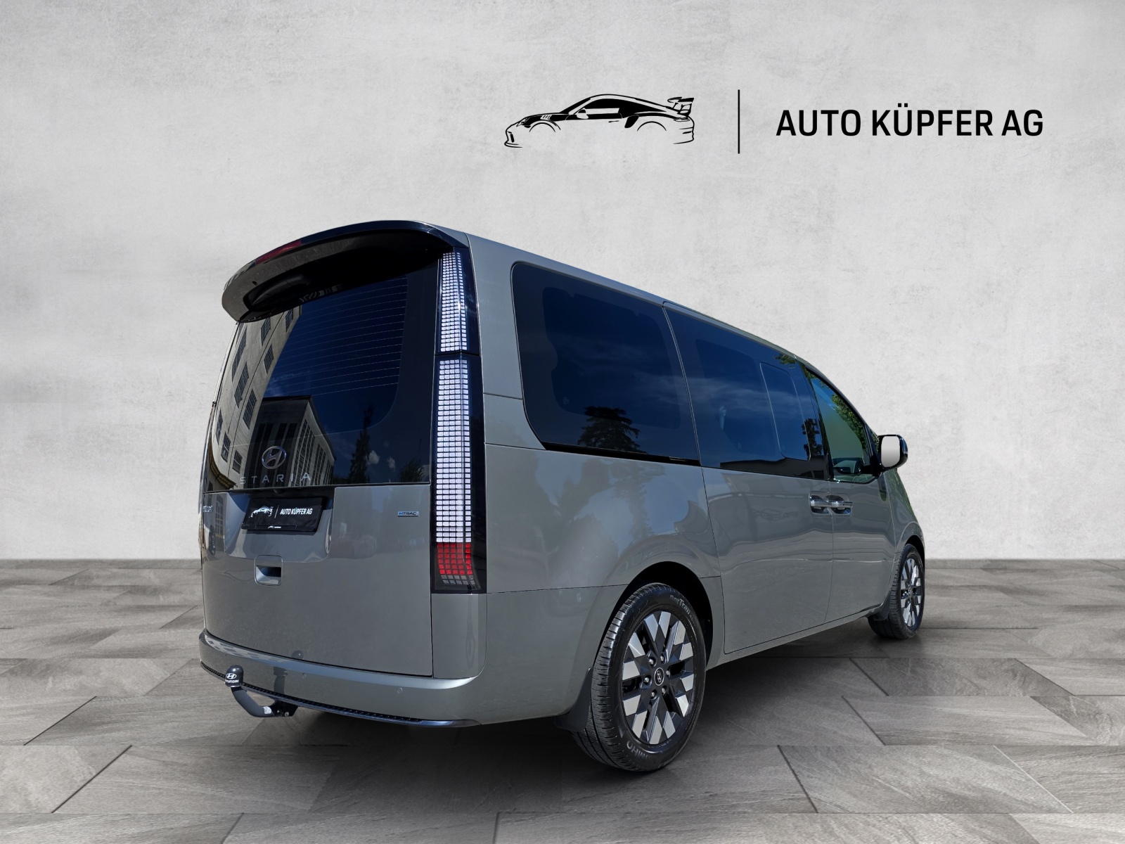 HYUNDAI Staria Premium 2.2 CRDI HEV SIGNATURE A-showroom-element-3