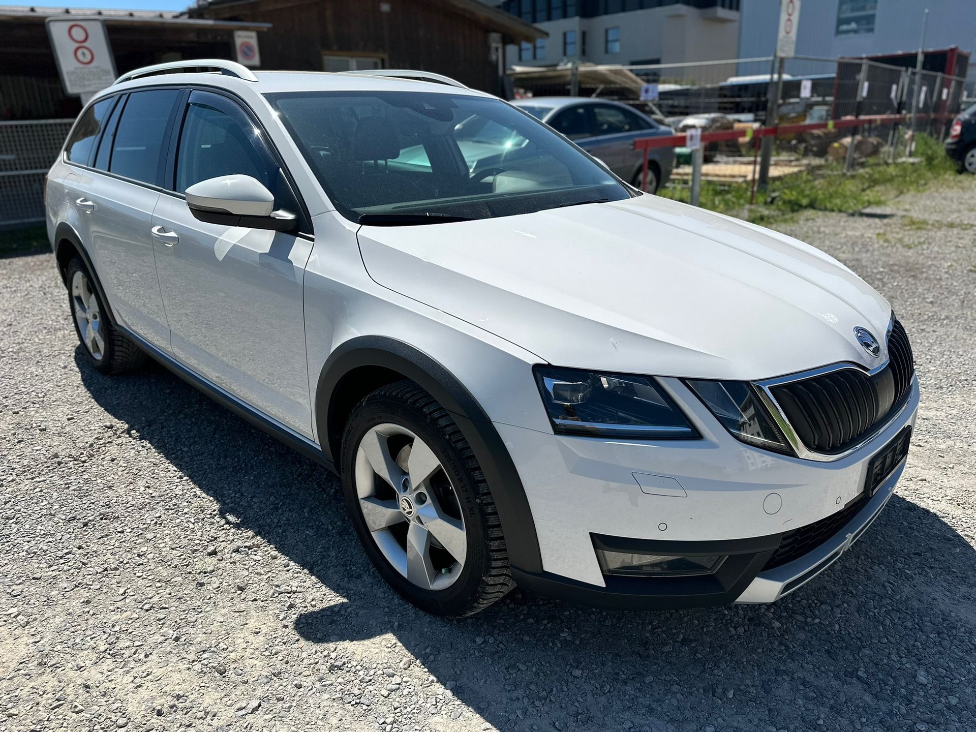 SKODA Octavia Combi 2.0 TSI Scout 4x4 DSG-showroom-element-3