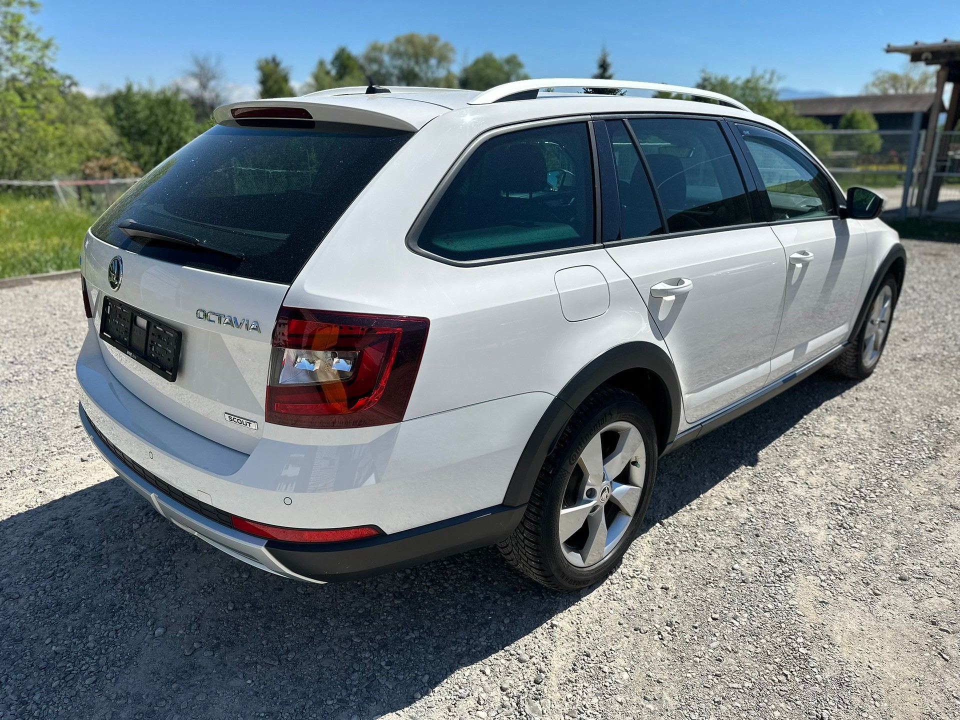 SKODA Octavia Combi 2.0 TSI Scout 4x4 DSG-image-5