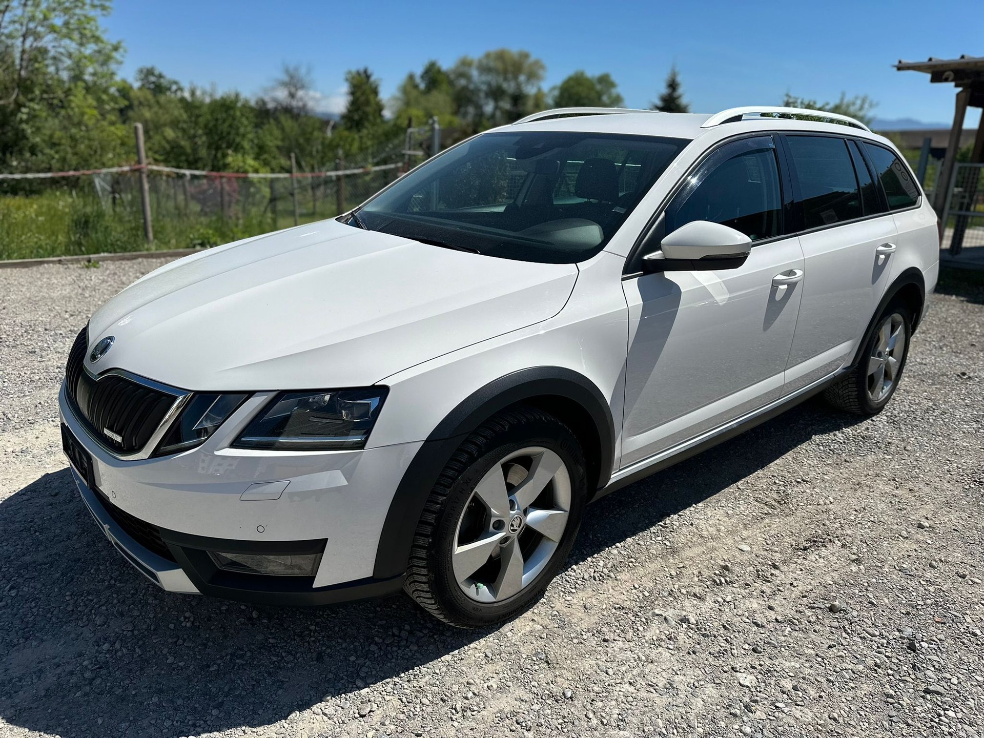 SKODA Octavia Combi 2.0 TSI Scout 4x4 DSG-showroom-element-1