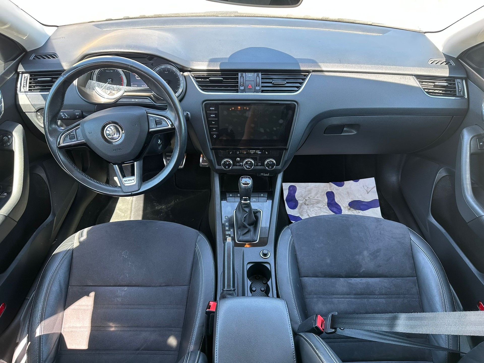 SKODA Octavia Combi 2.0 TSI Scout 4x4 DSG-image-9
