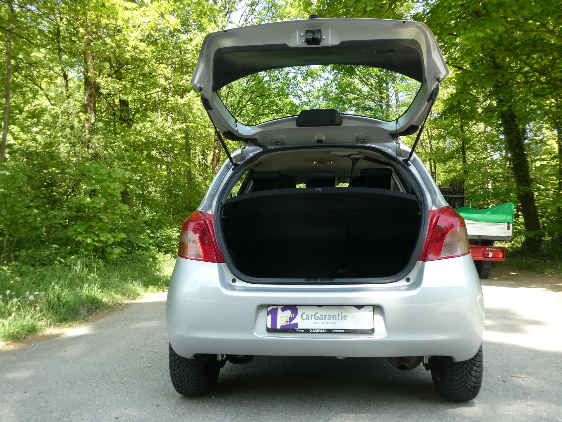 TOYOTA Yaris 1.3 Linea Sol-image-7
