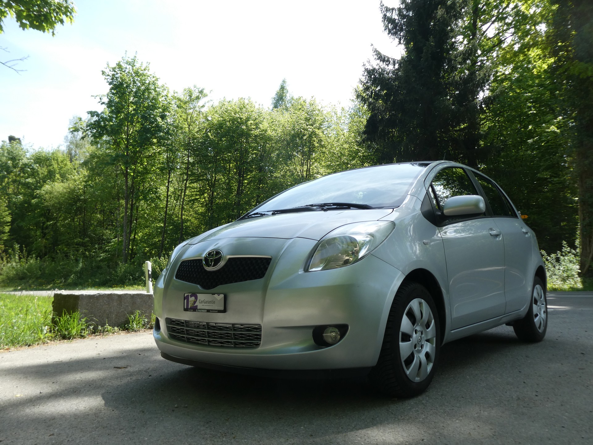 TOYOTA Yaris 1.3 Linea Sol-image-1