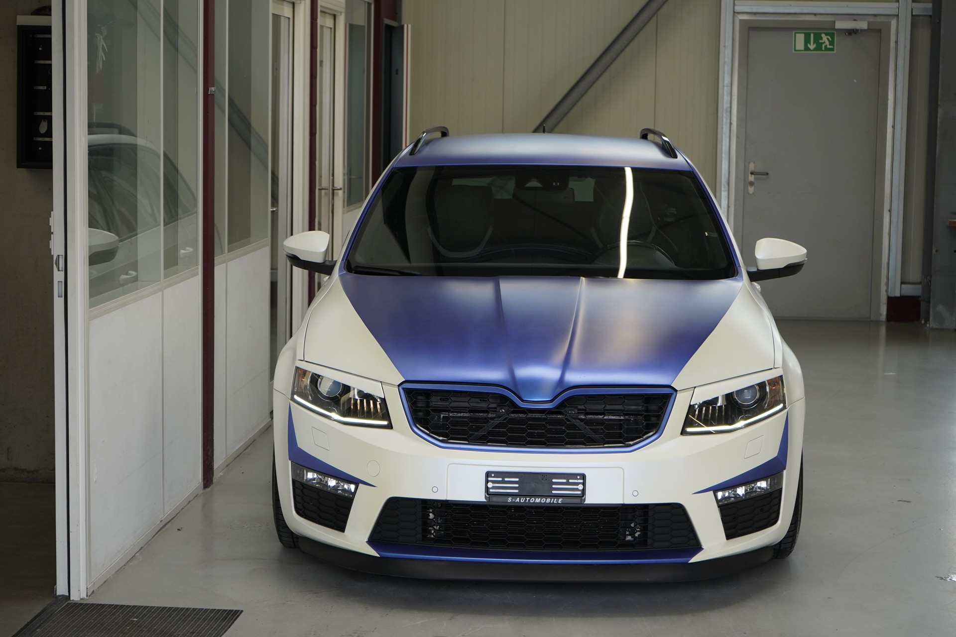 SKODA Octavia Combi 2.0 TSI RS DSG-image-1