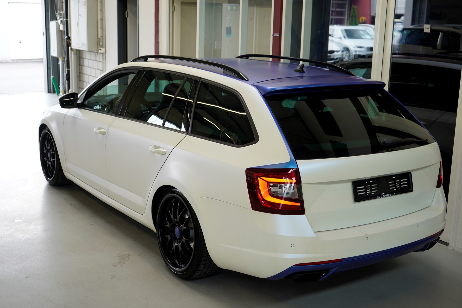 SKODA Octavia Combi 2.0 TSI RS DSG-image-4