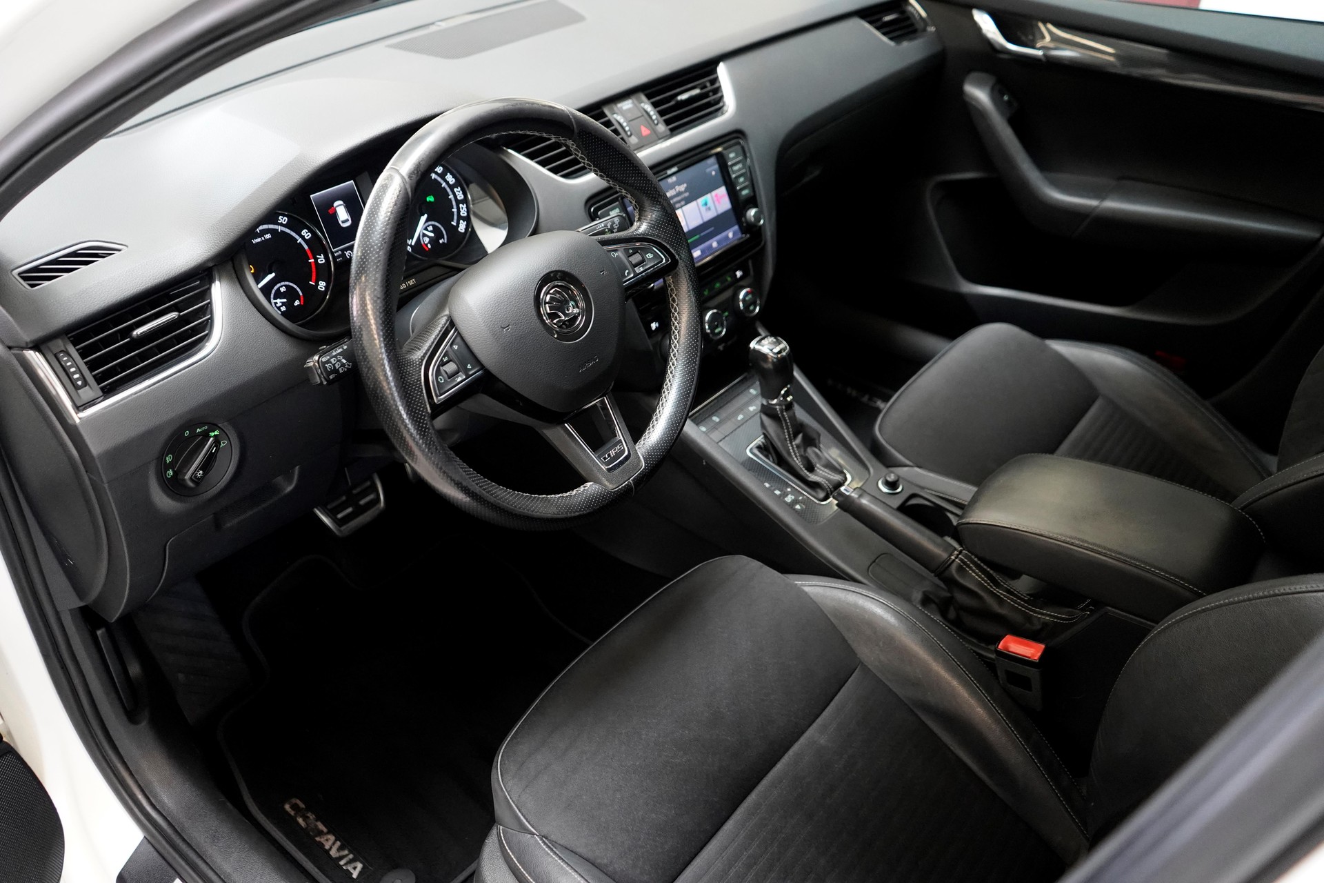 SKODA Octavia Combi 2.0 TSI RS DSG-image-7