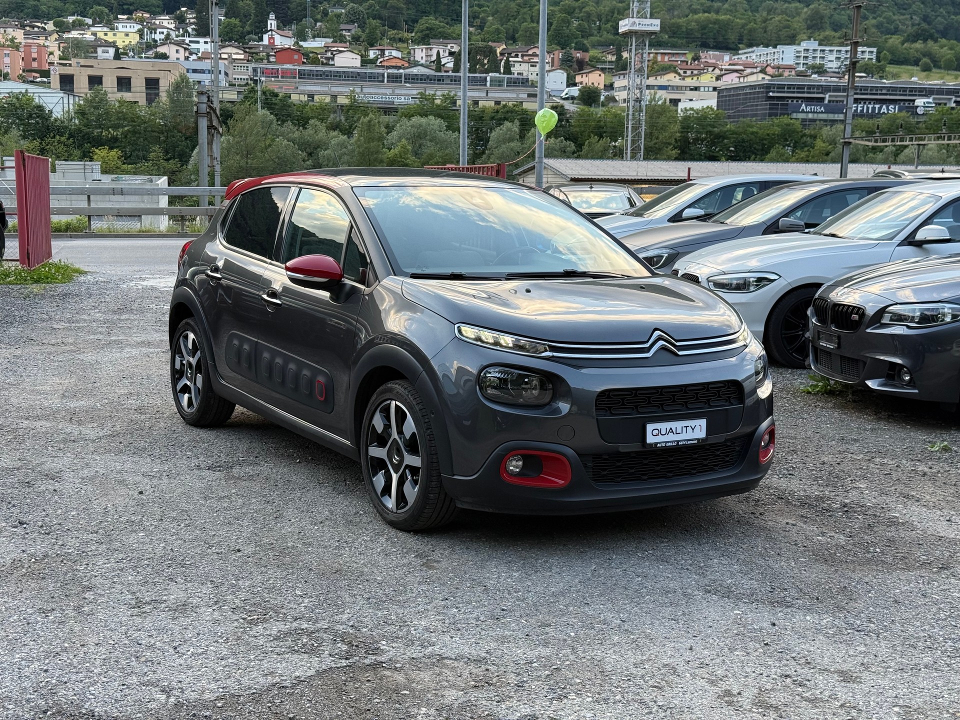 CITROEN C3 1.2i PureTech Shine EAT-image-1