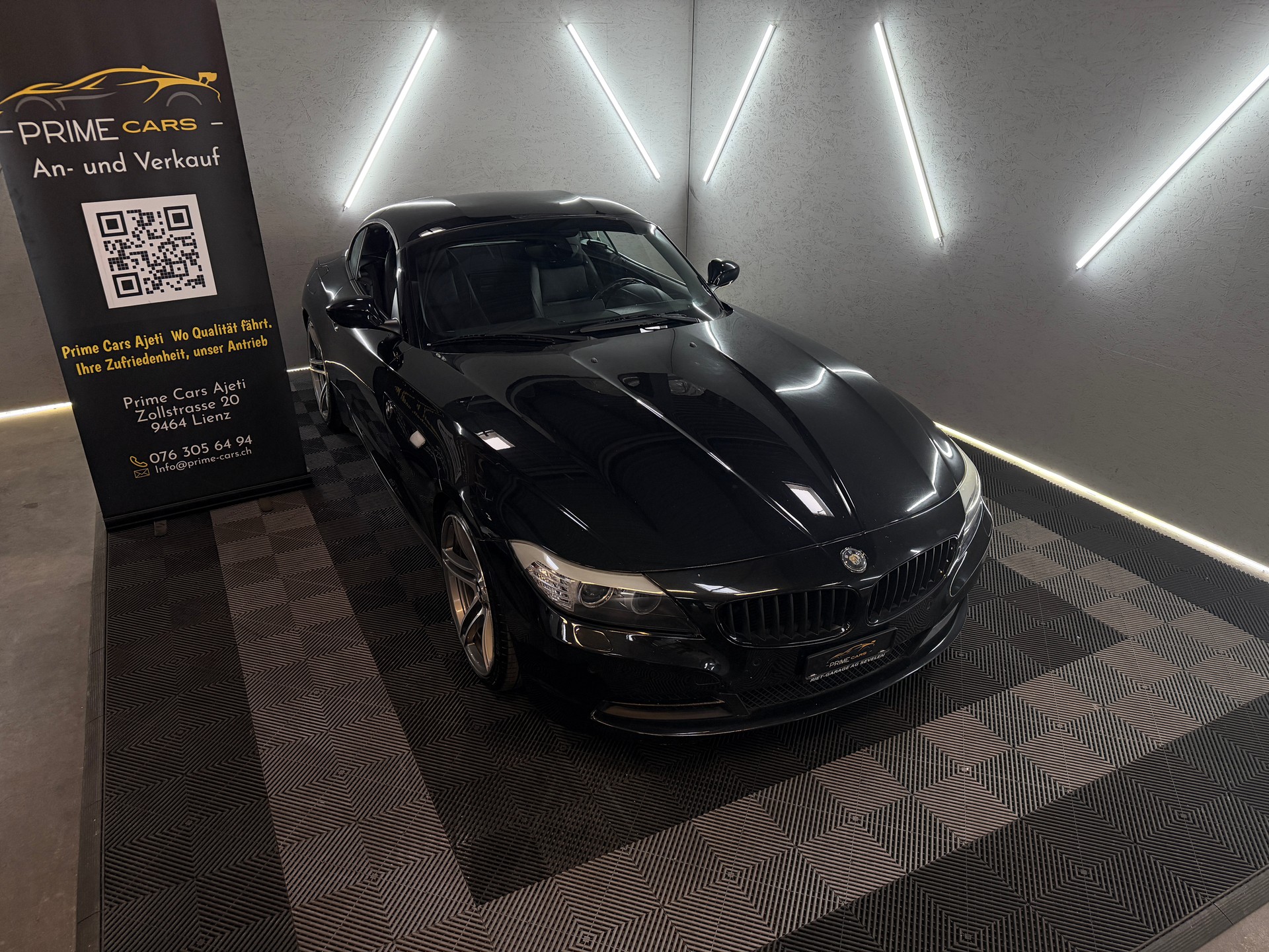 BMW Z4 sDrive23i-showroom-element-2