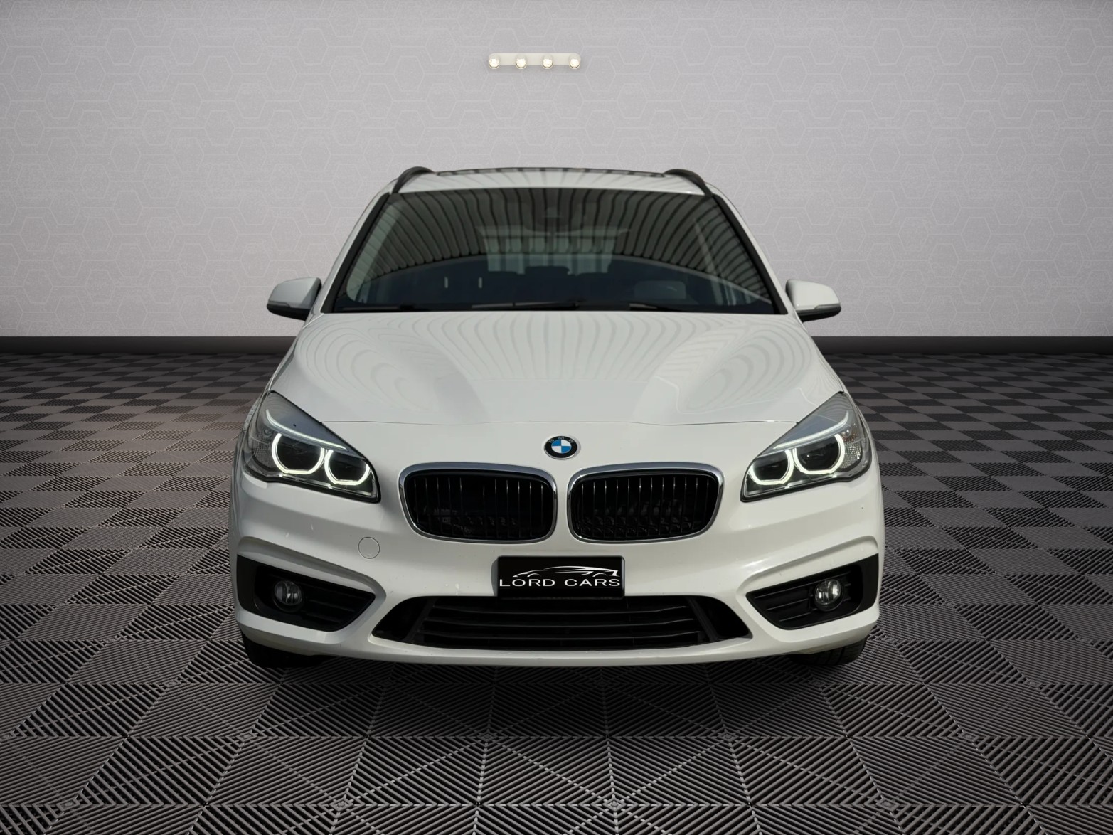 BMW 220d xDrive Gran Tourer Steptronic-showroom-element-1