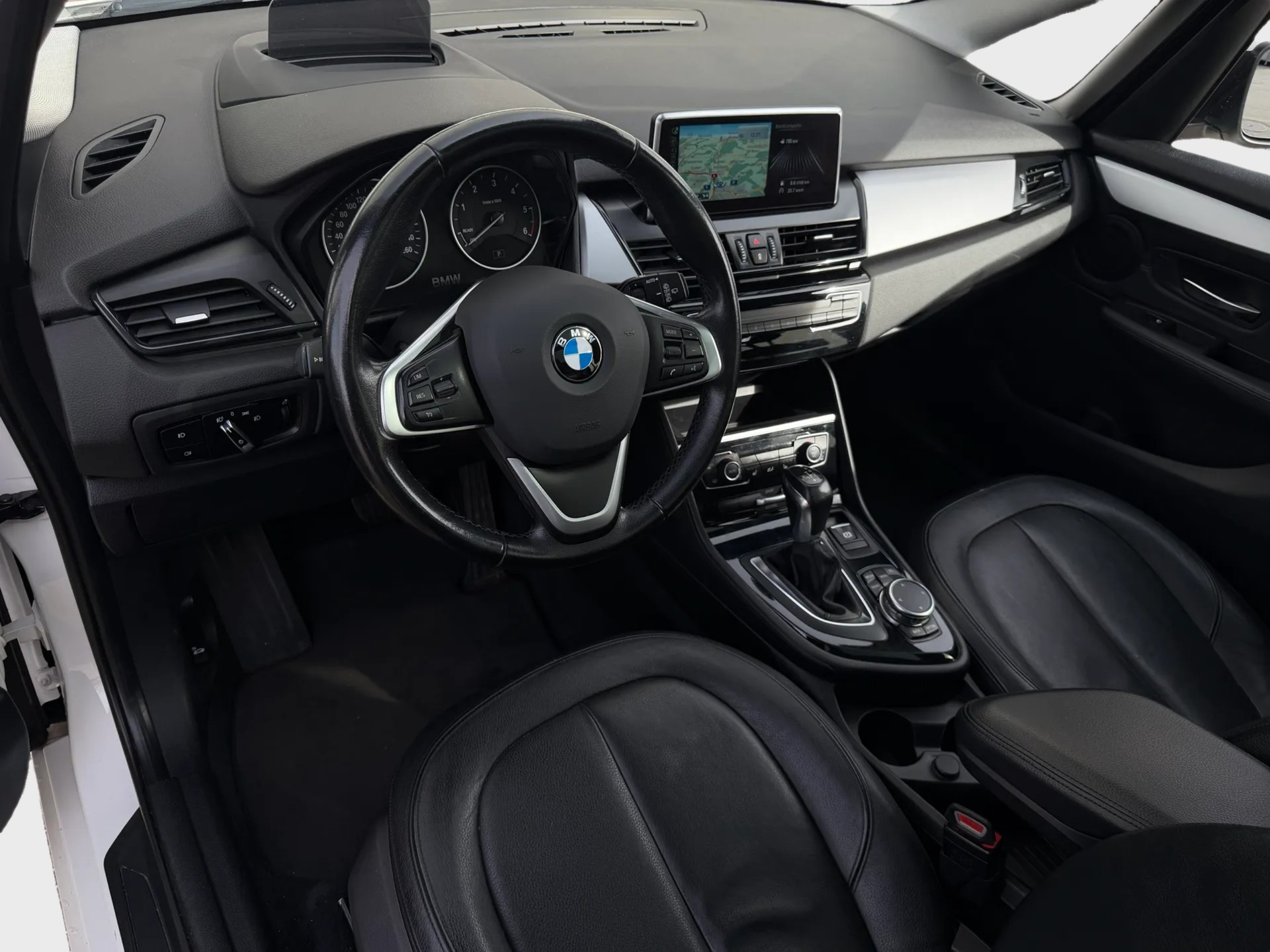 BMW 220d xDrive Gran Tourer Steptronic-image-6