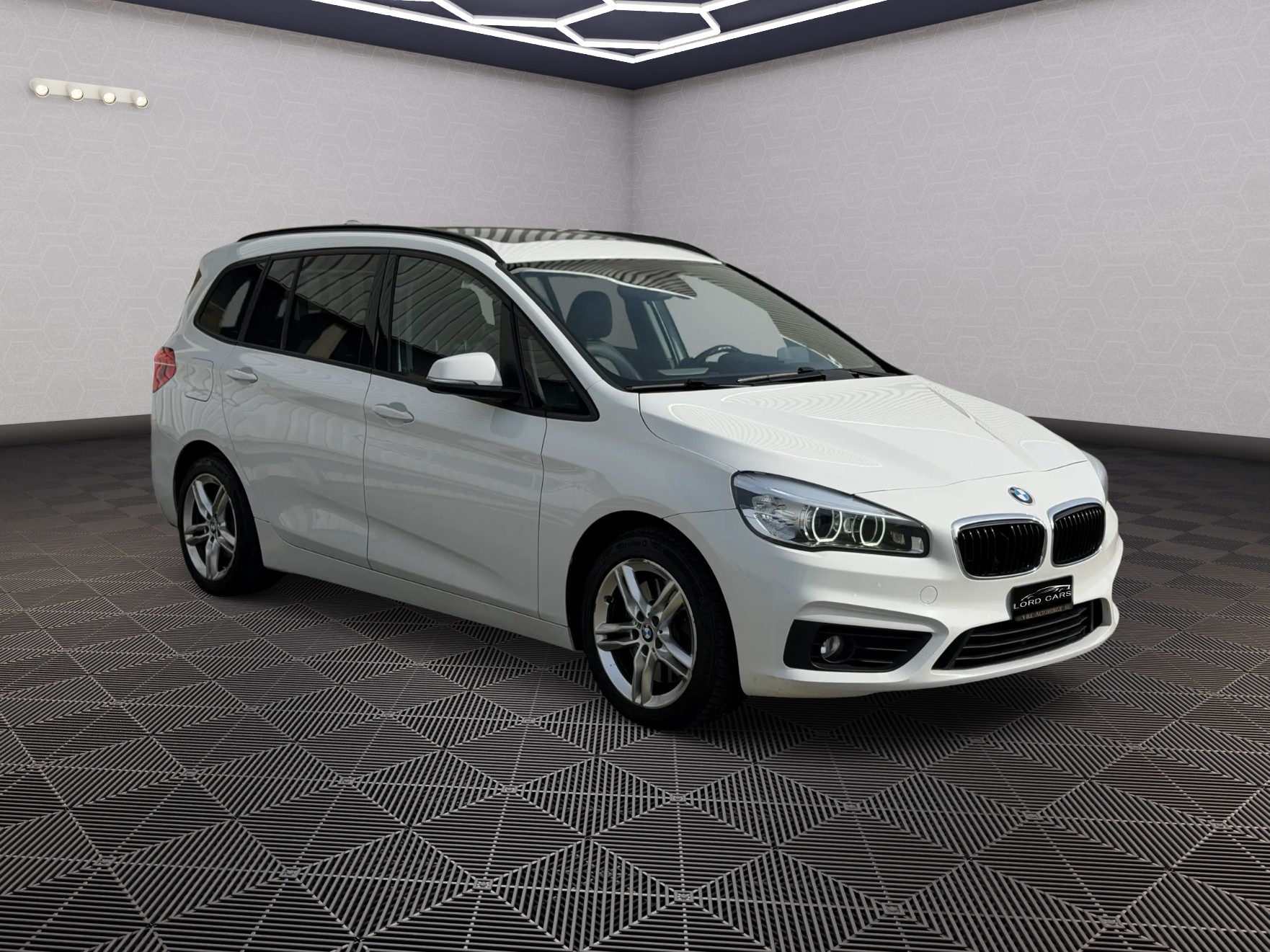 BMW 220d xDrive Gran Tourer Steptronic-showroom-element-2