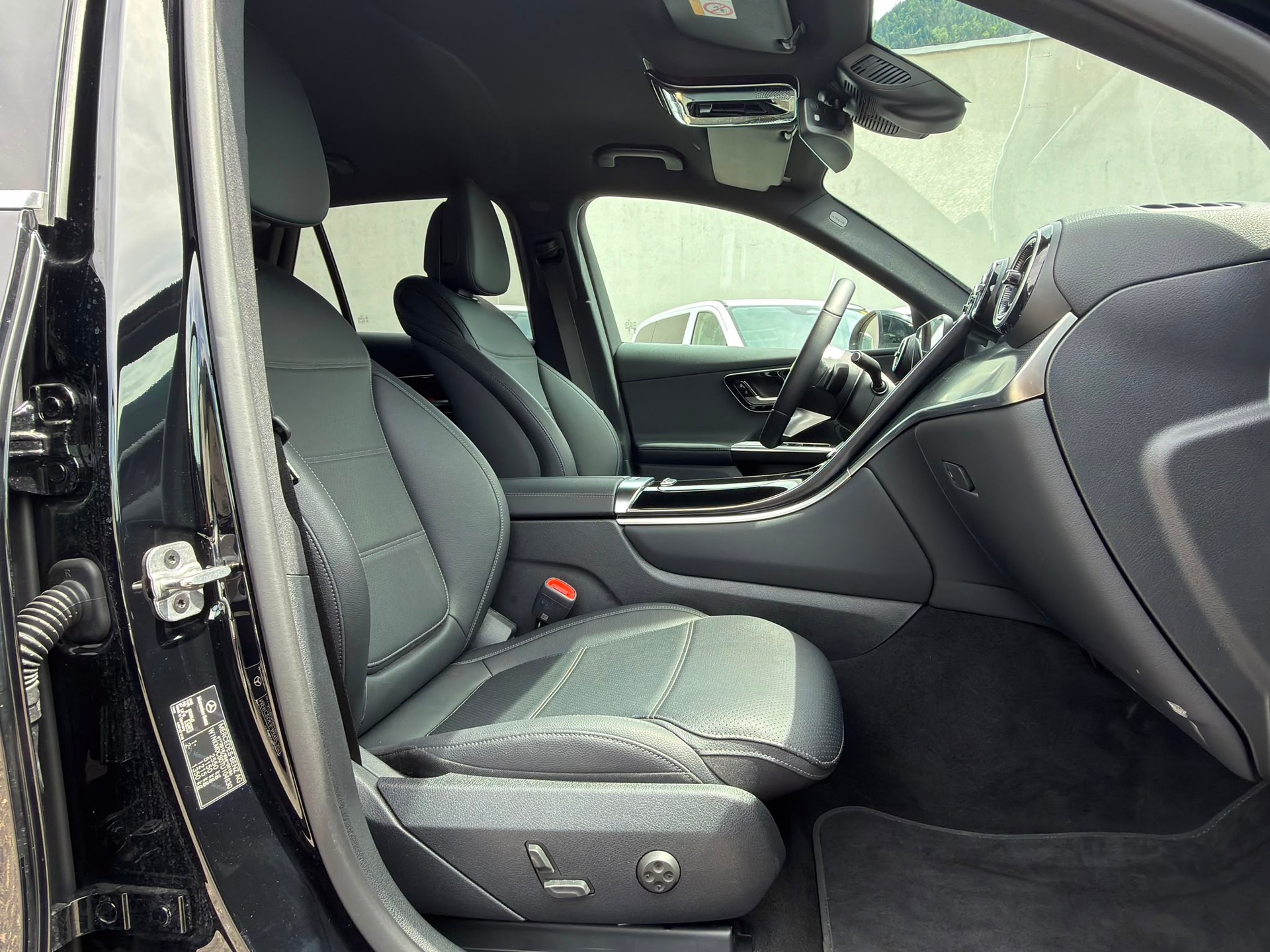 MERCEDES-BENZ GLC 200 d Avantgarde 4matic-image-7