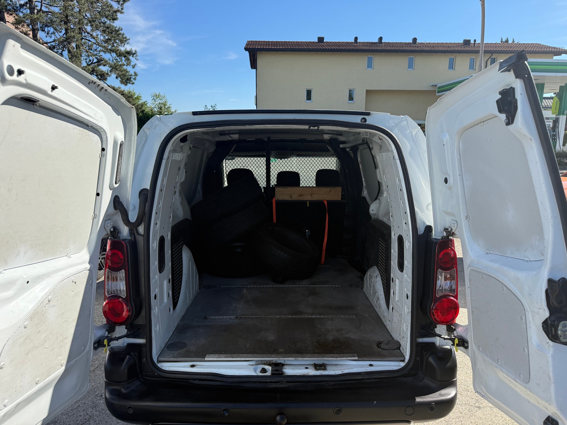 CITROEN Berlingo 1.6 BlueHDi Feel-image-12