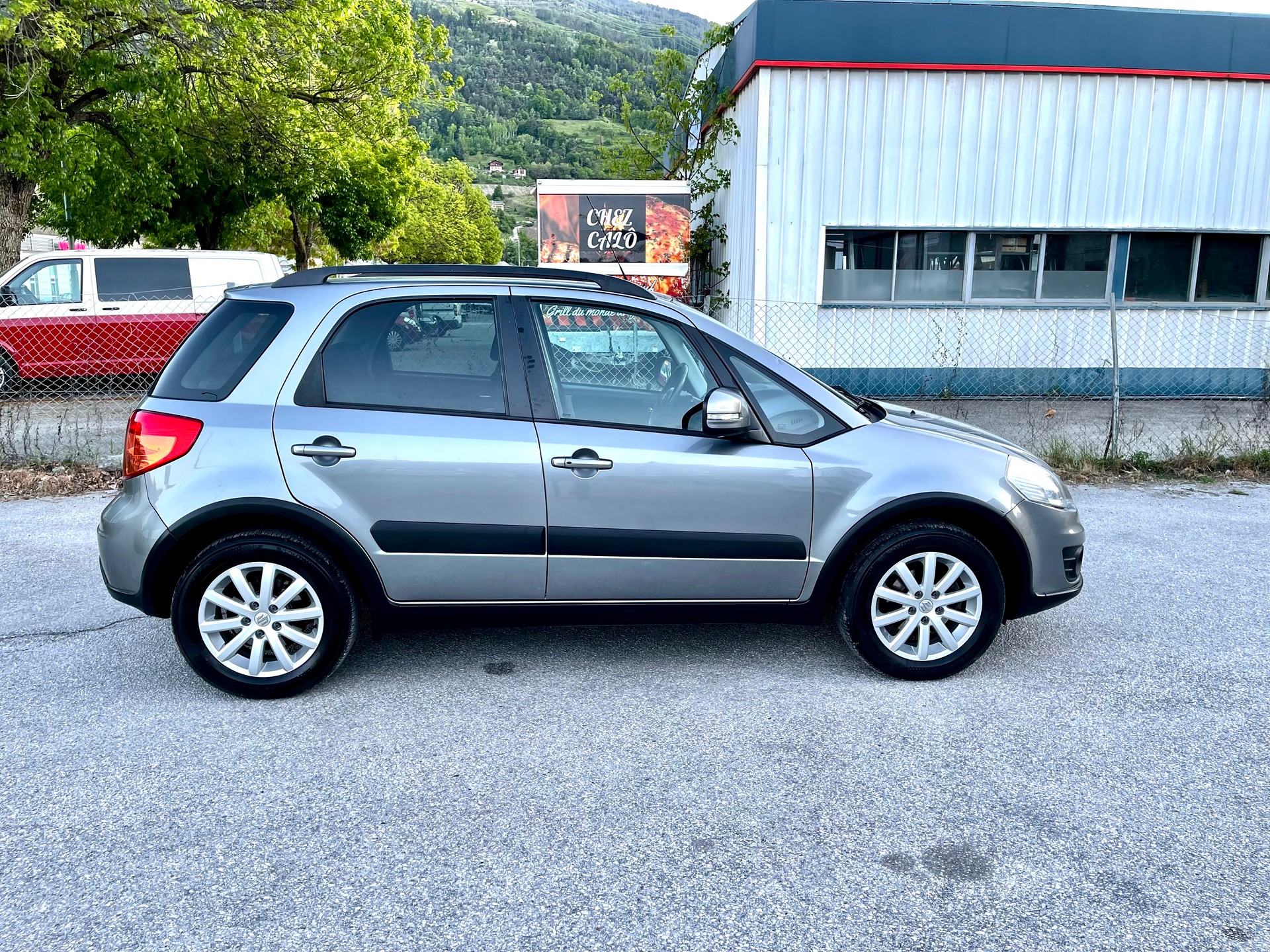 SUZUKI SX4 1.6 16V GL Top Barry 4WD-image-25